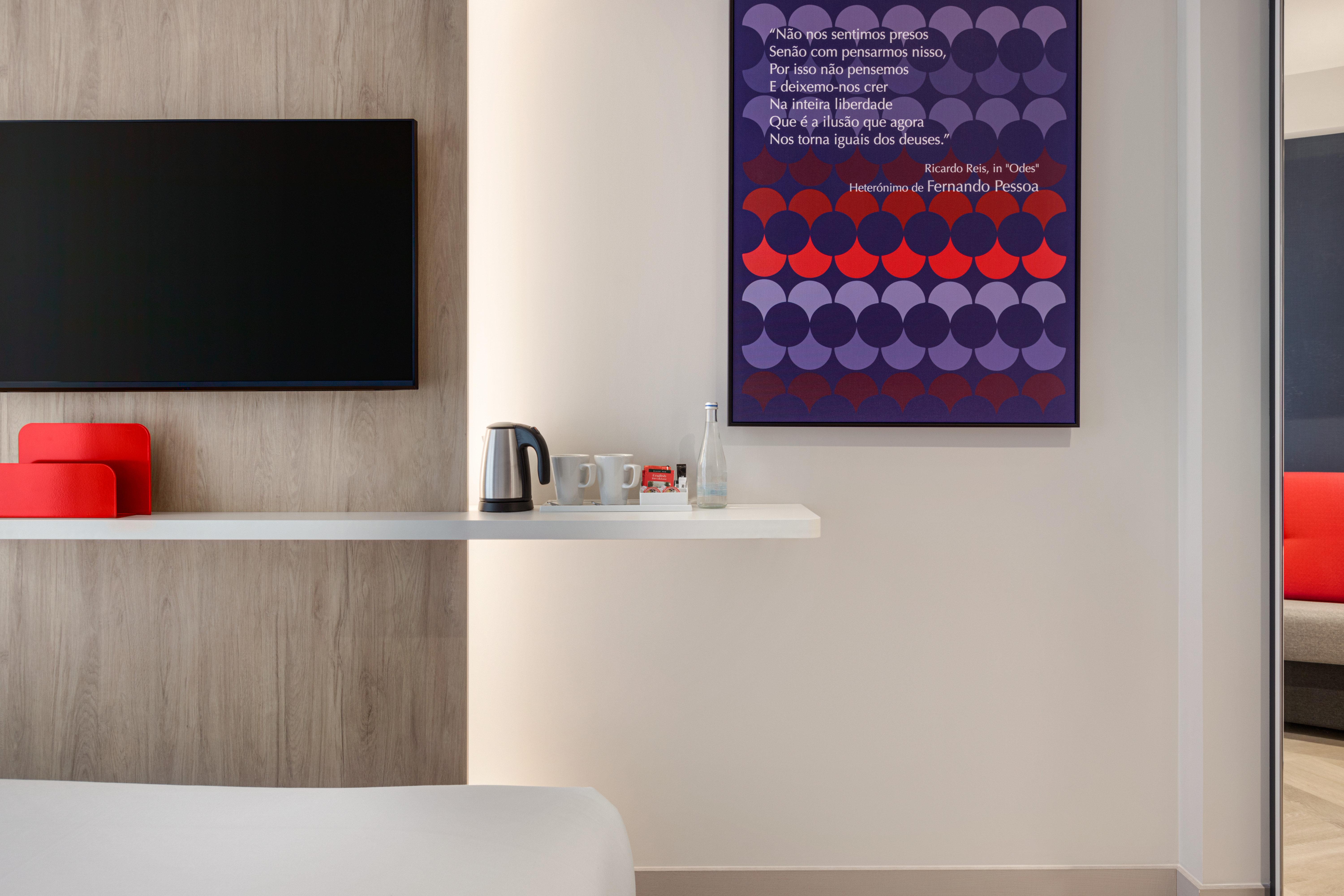 Double Queen Size Bed