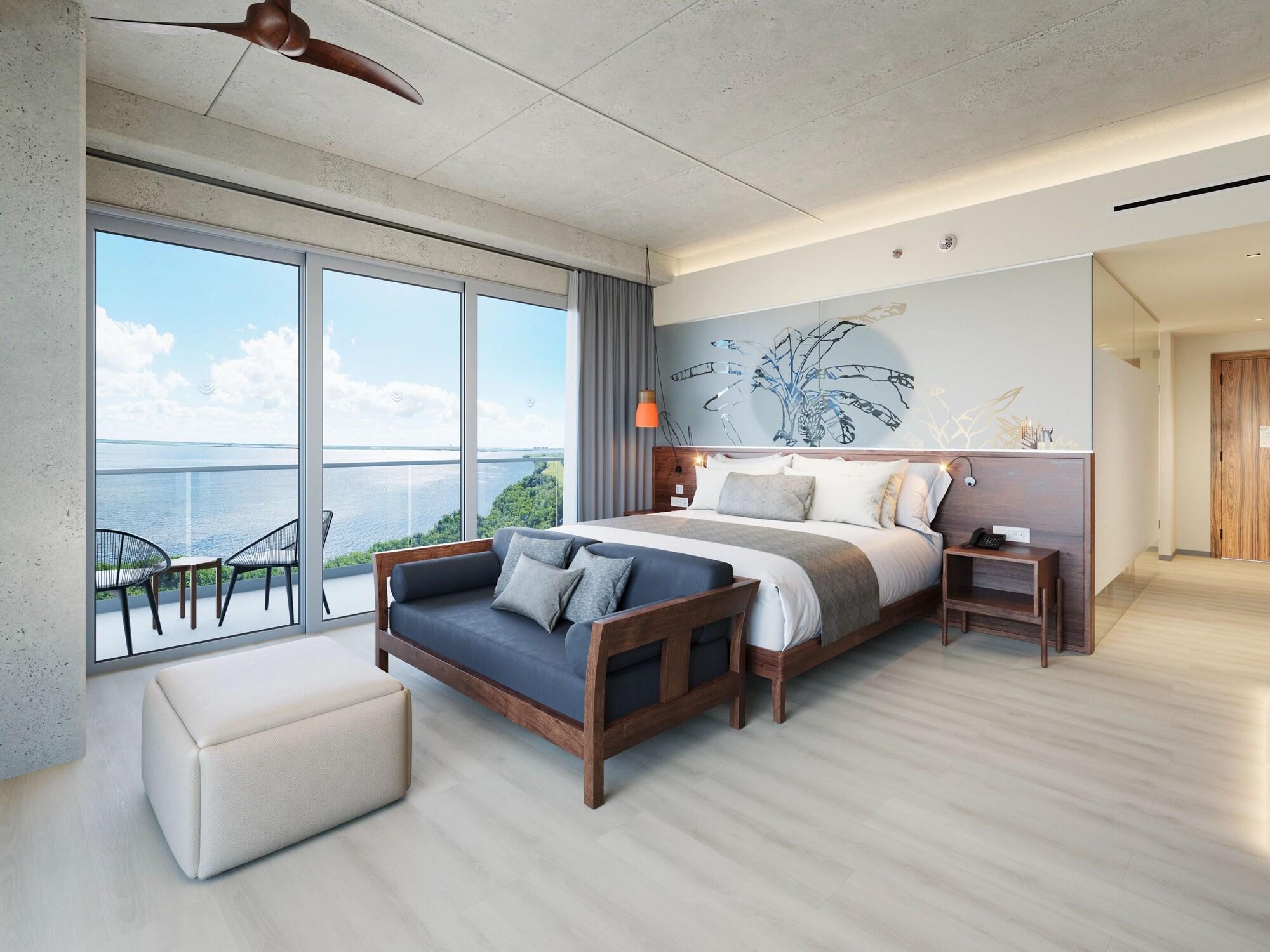 Suite Club with Views