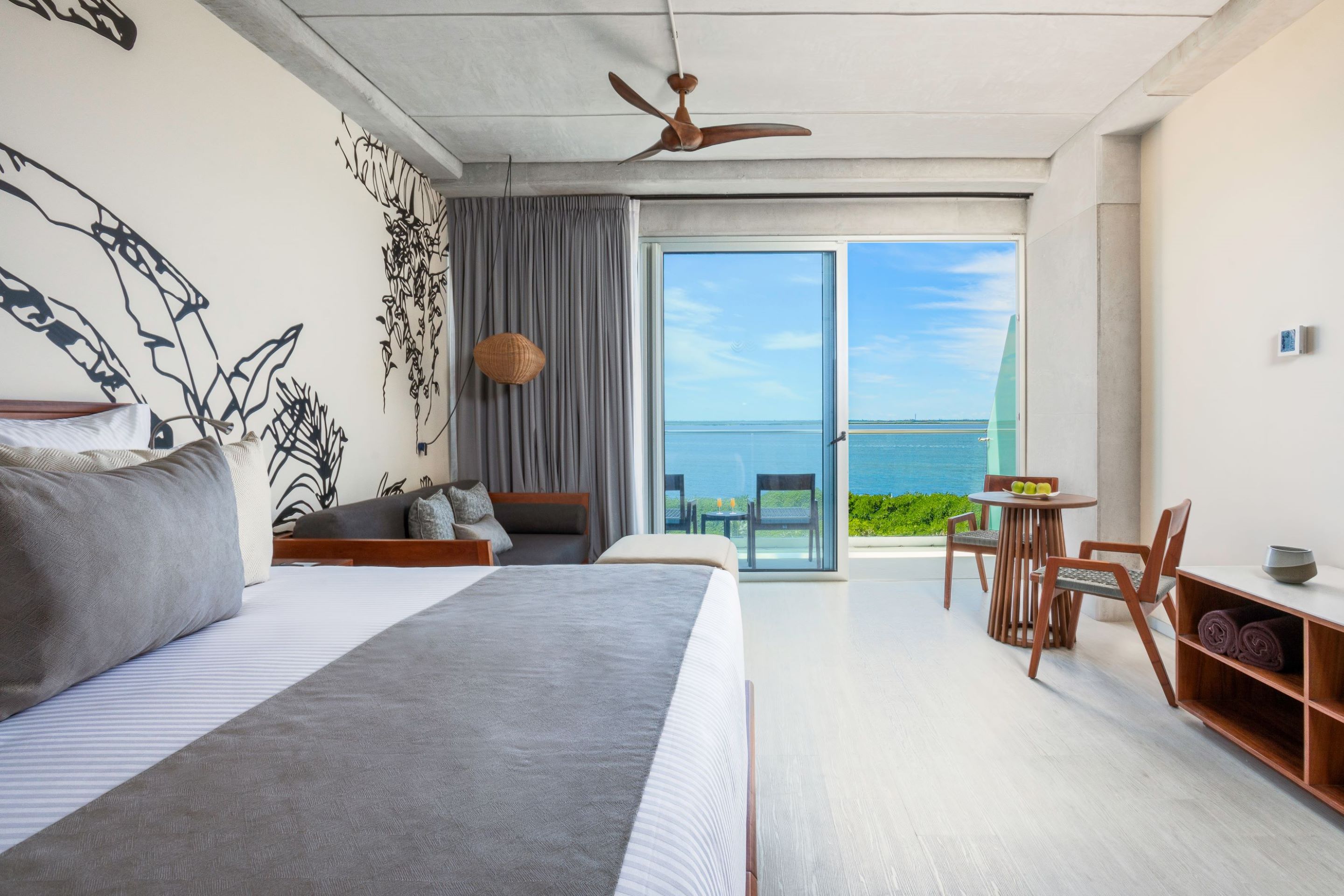 Junior Suite Deluxe King Bed