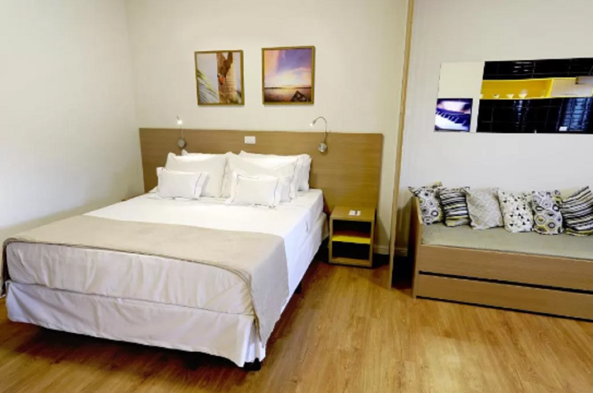 Suite Deluxe Queen Bed