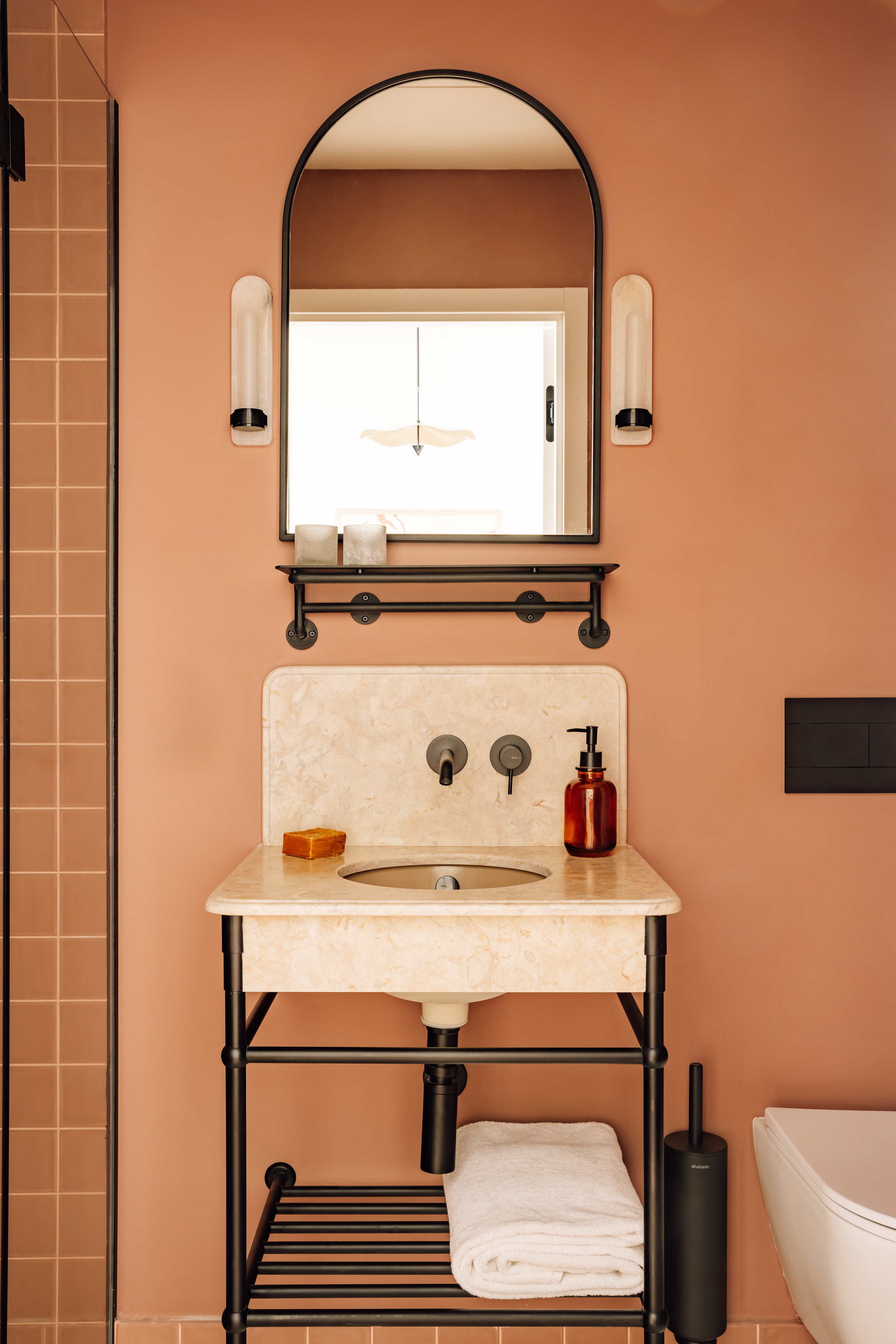 Studio King Size Bed