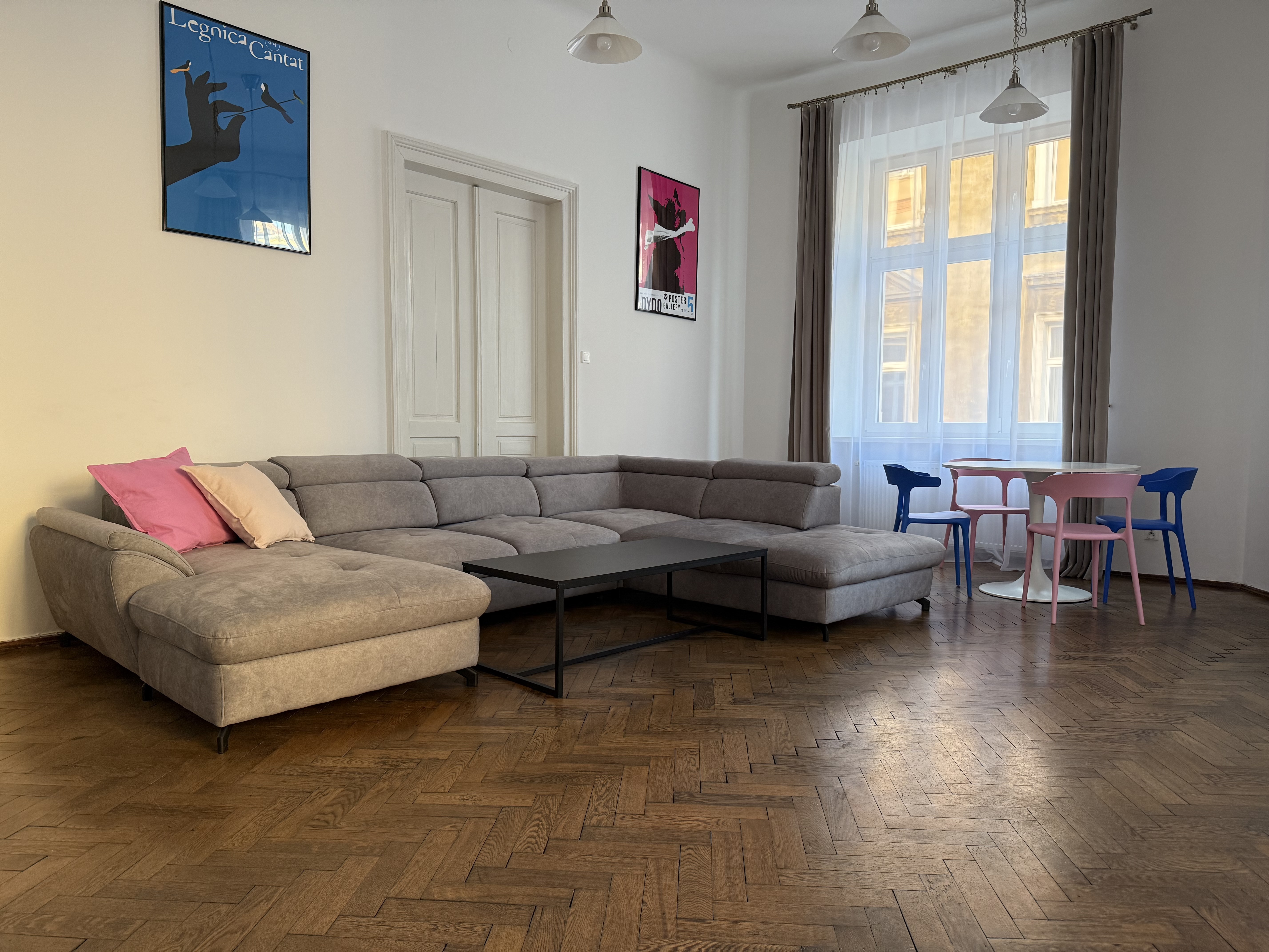 Apartment Three Bedrooms One Bathroom