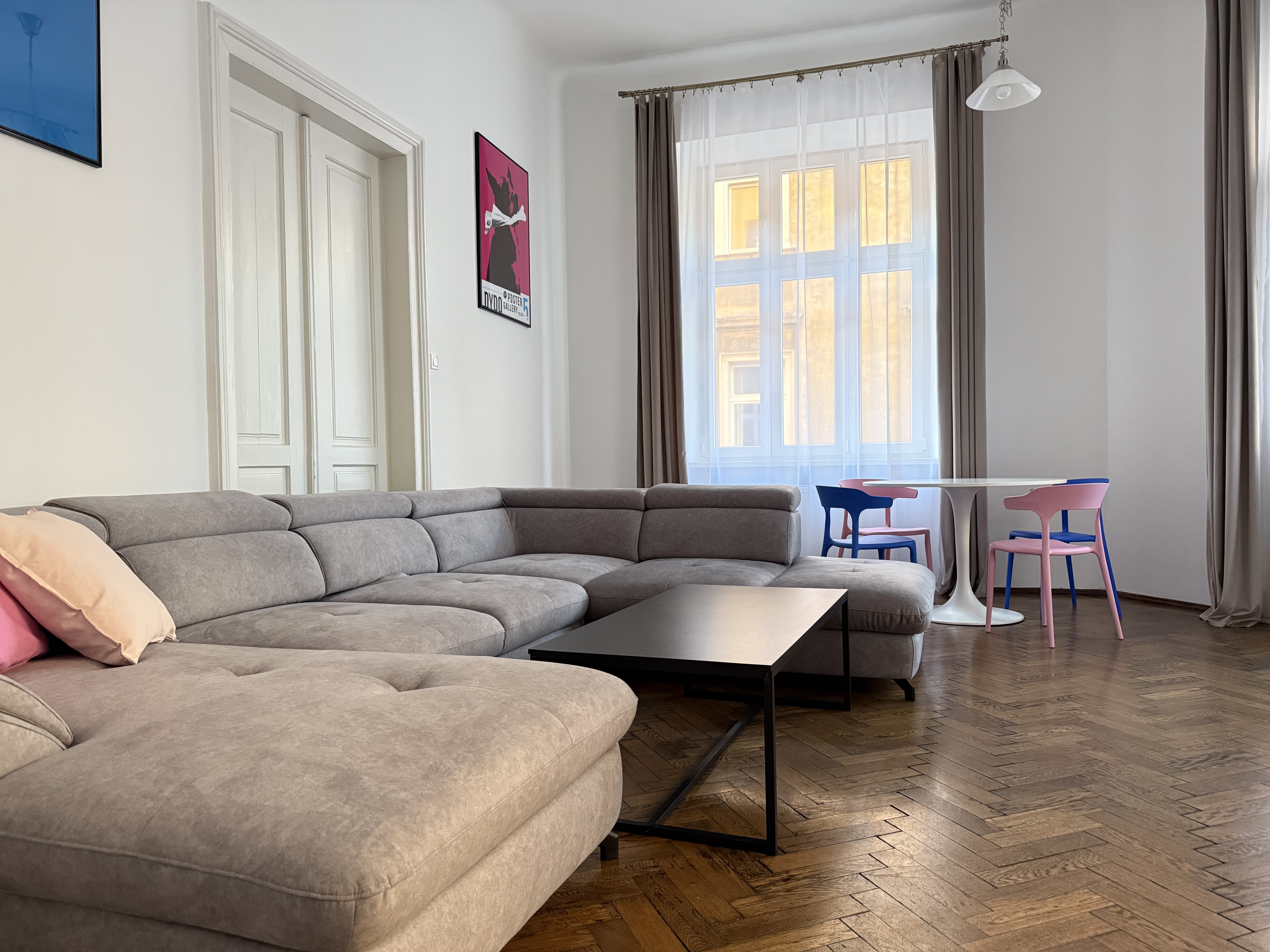 Apartment Three Bedrooms One Bathroom