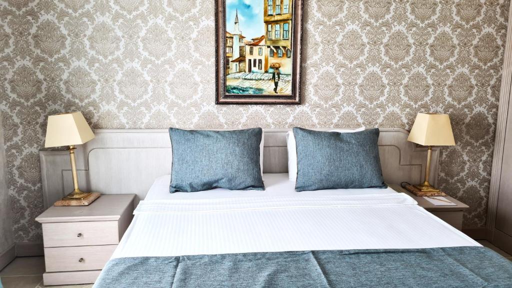 Double Classic Double Bed