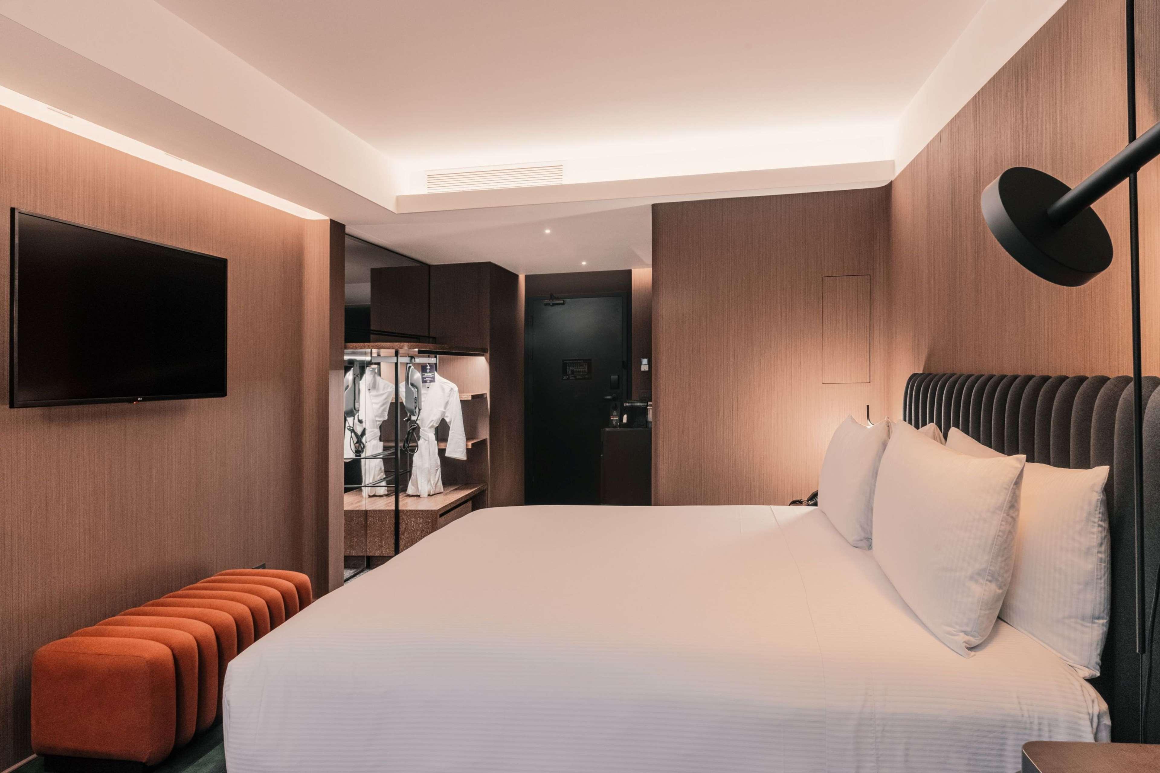 Double Accessible King Size Bed