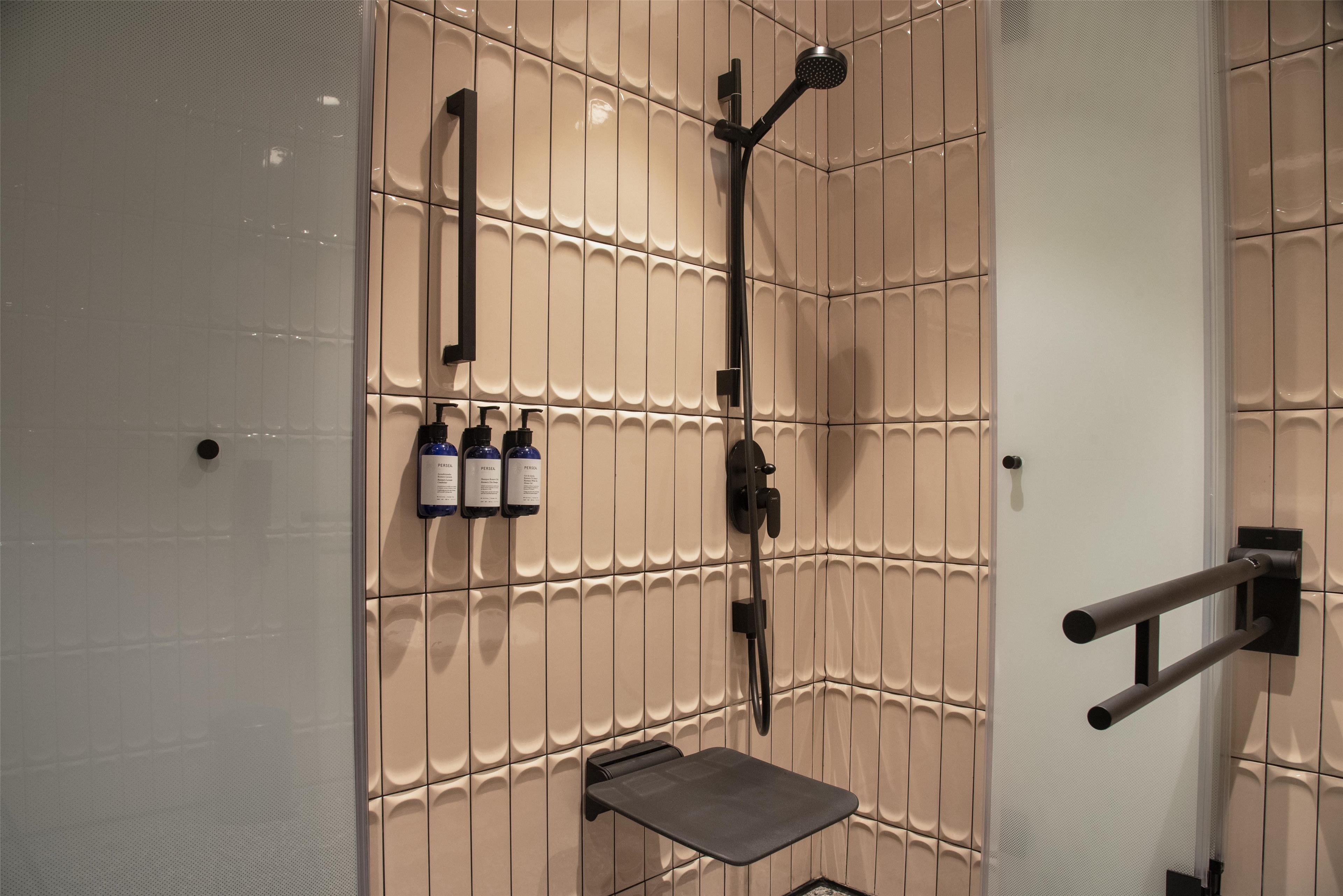 Double Accessible King Size Bed