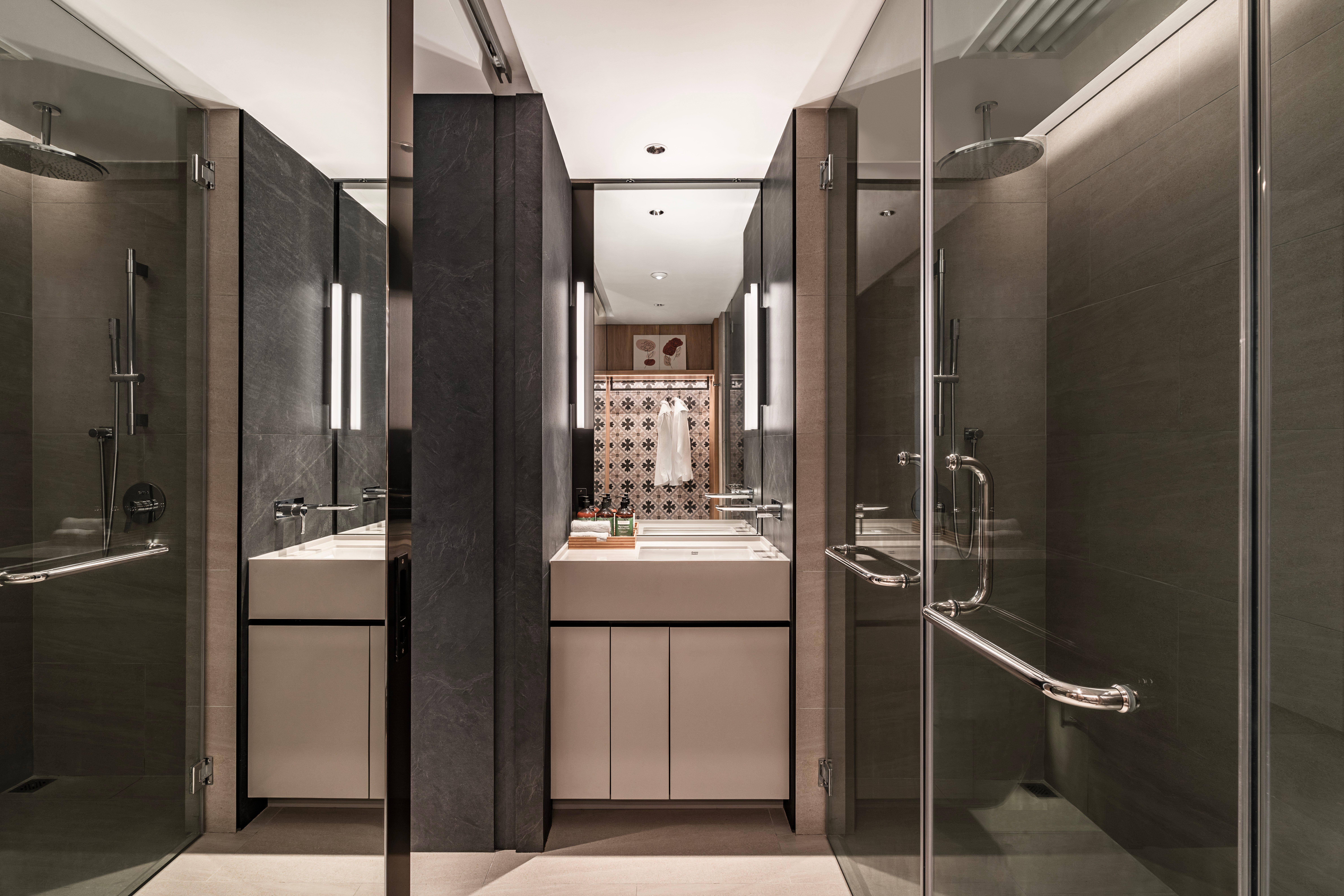 Suite City View King Bed