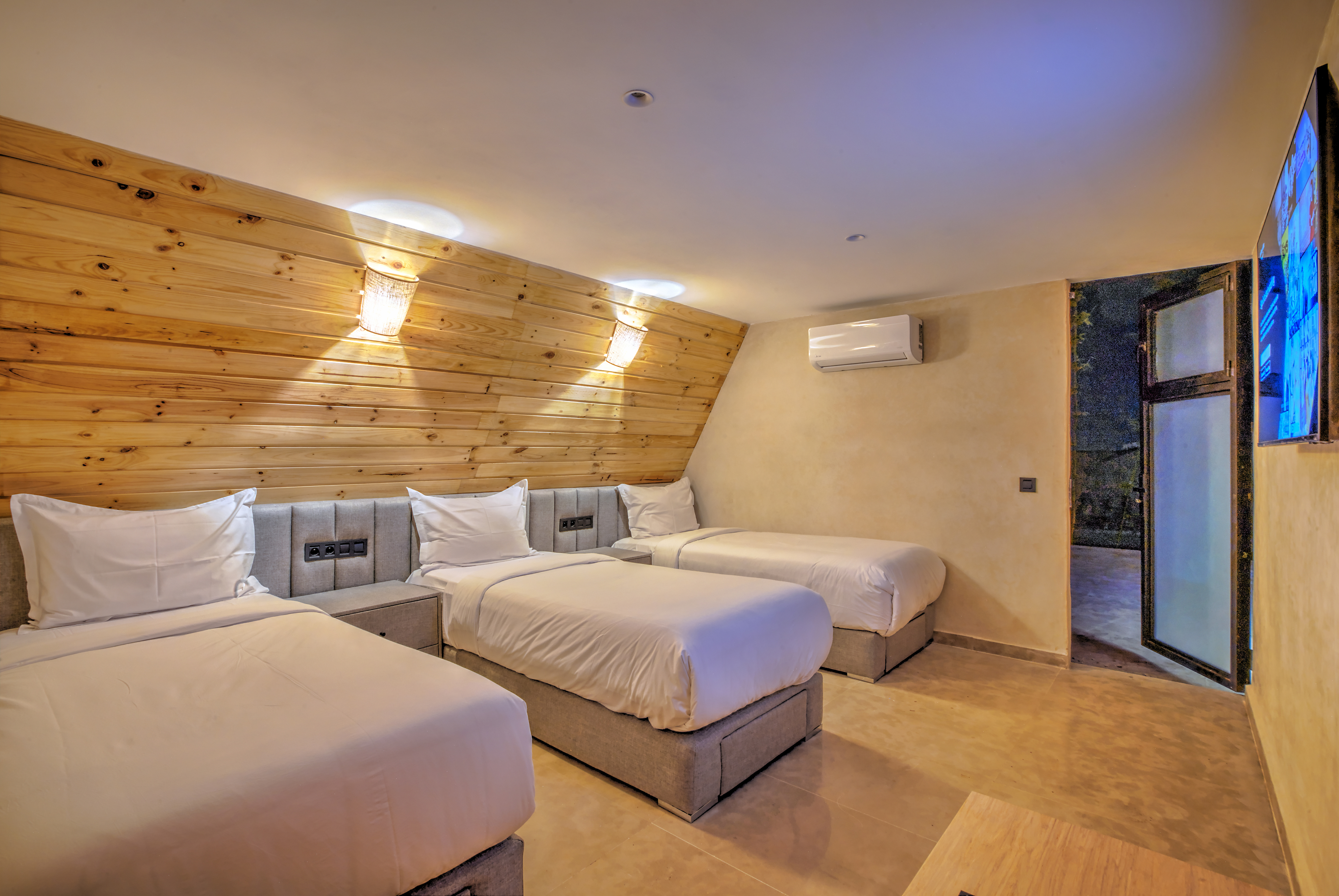 Home Two Bedrooms One Bathroom