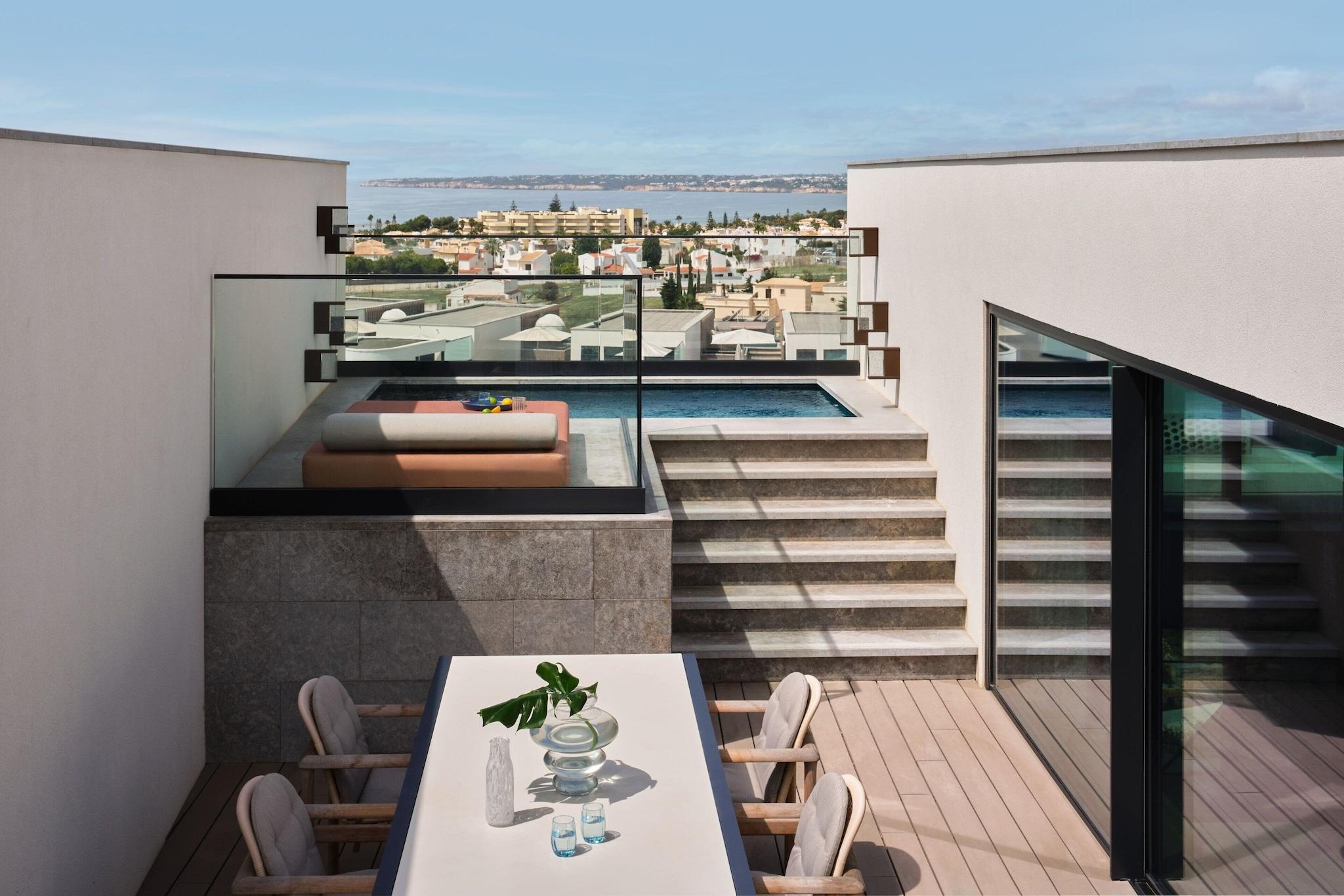 Suite Ocean View King Bed