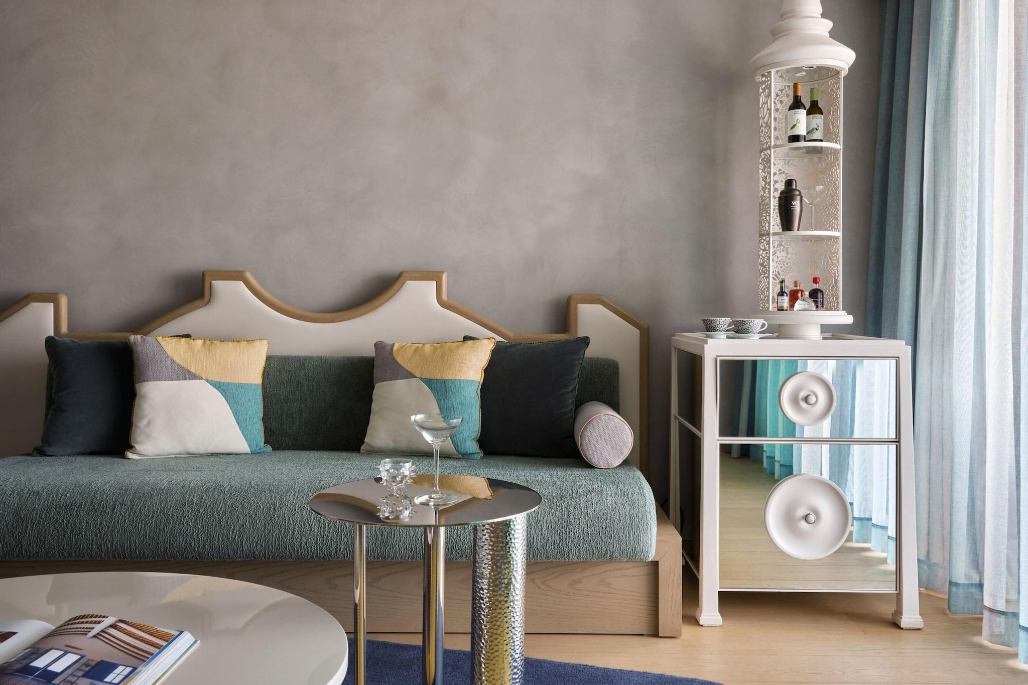 Suite Ocean View King Bed