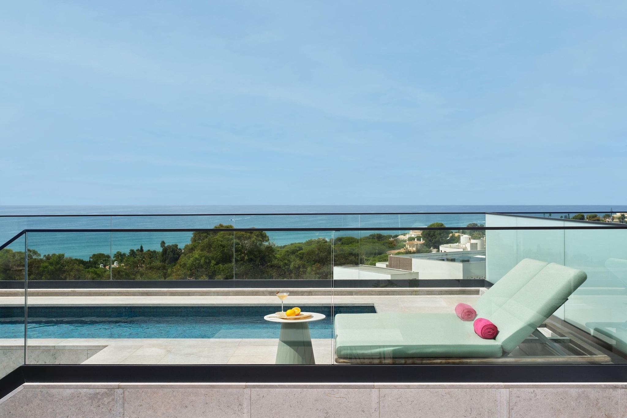 Family Room Penthouse with Views