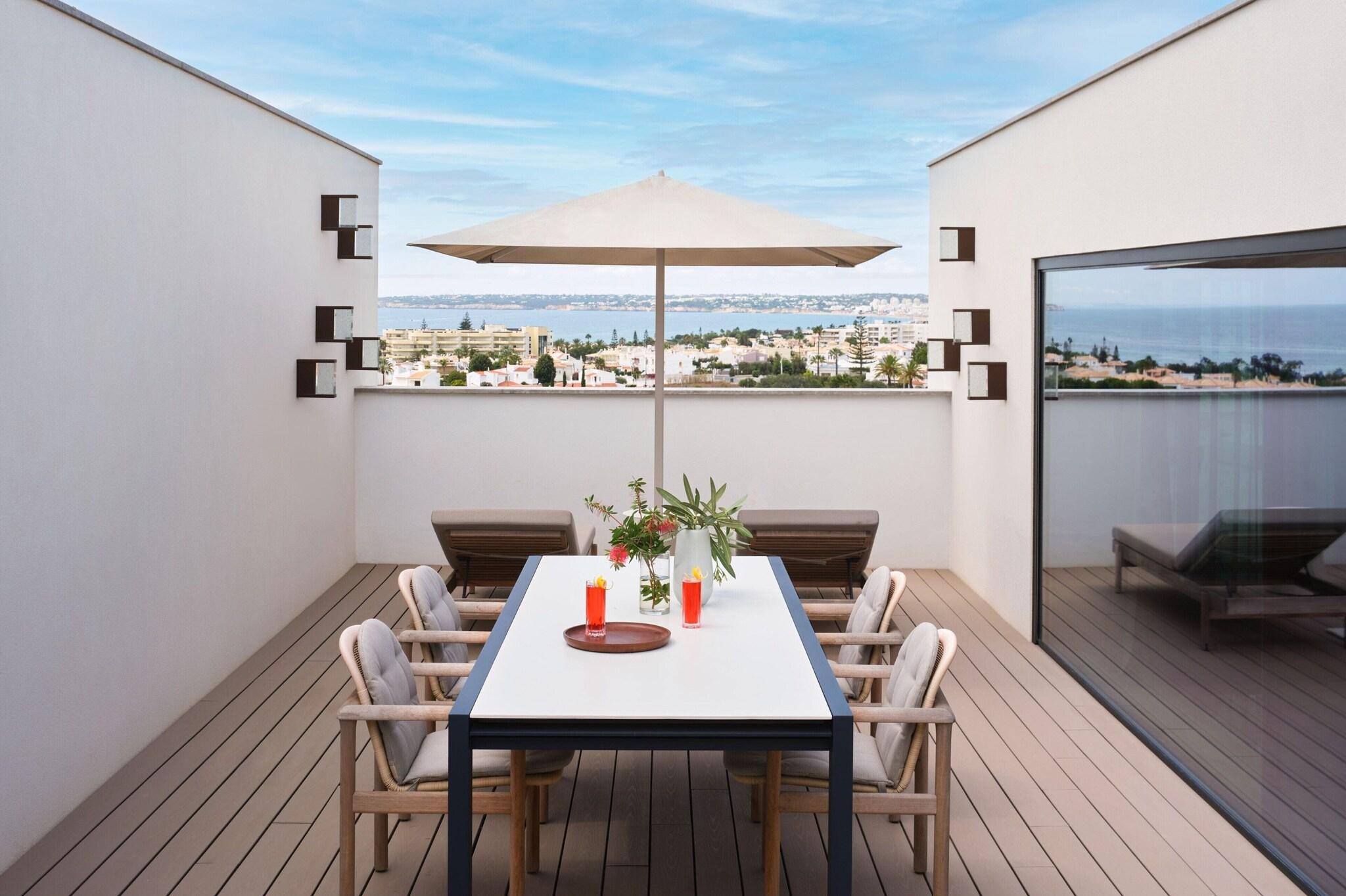 Suite Ocean View with Balcony