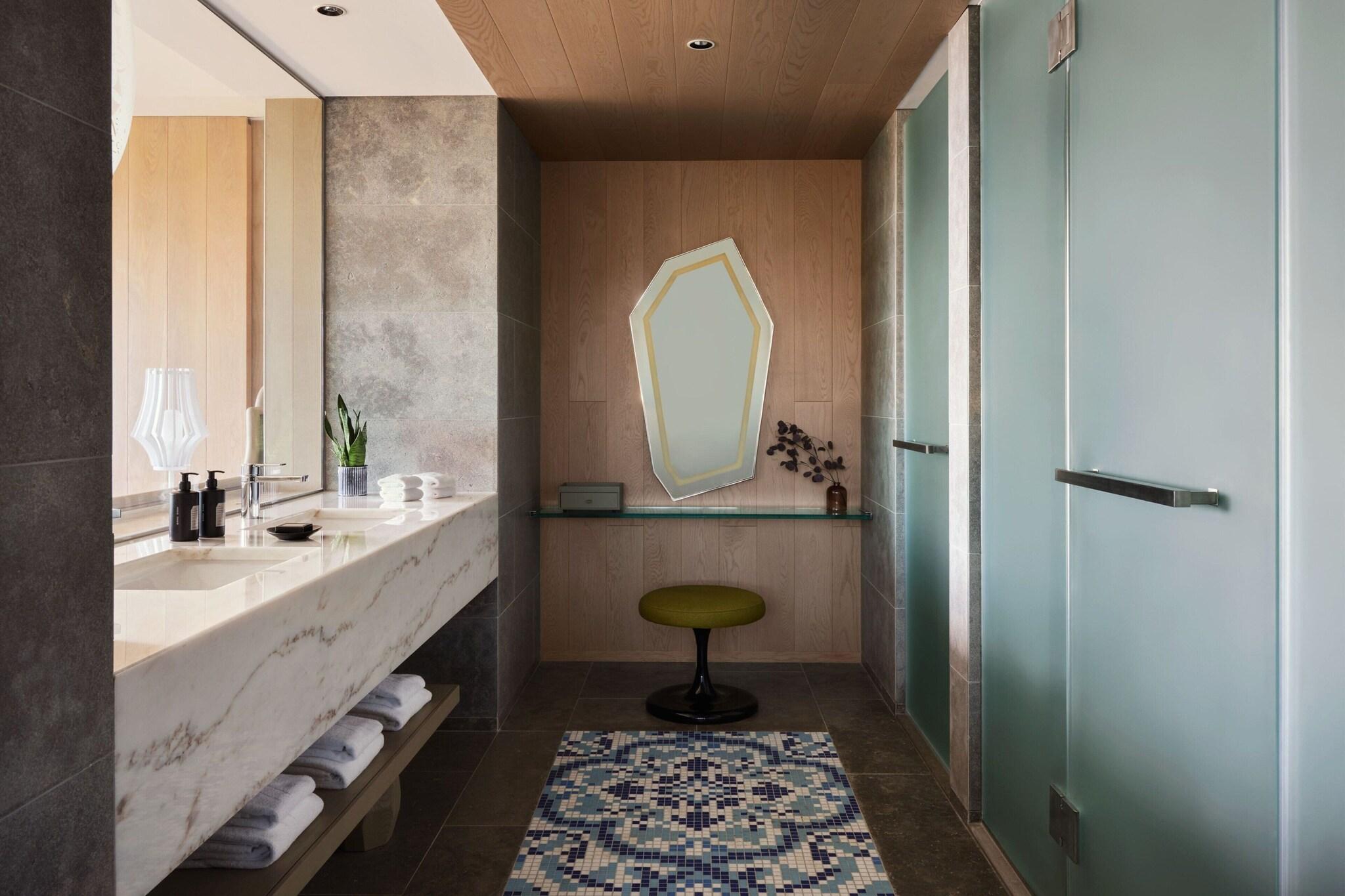 Suite Ocean View Two Double Beds