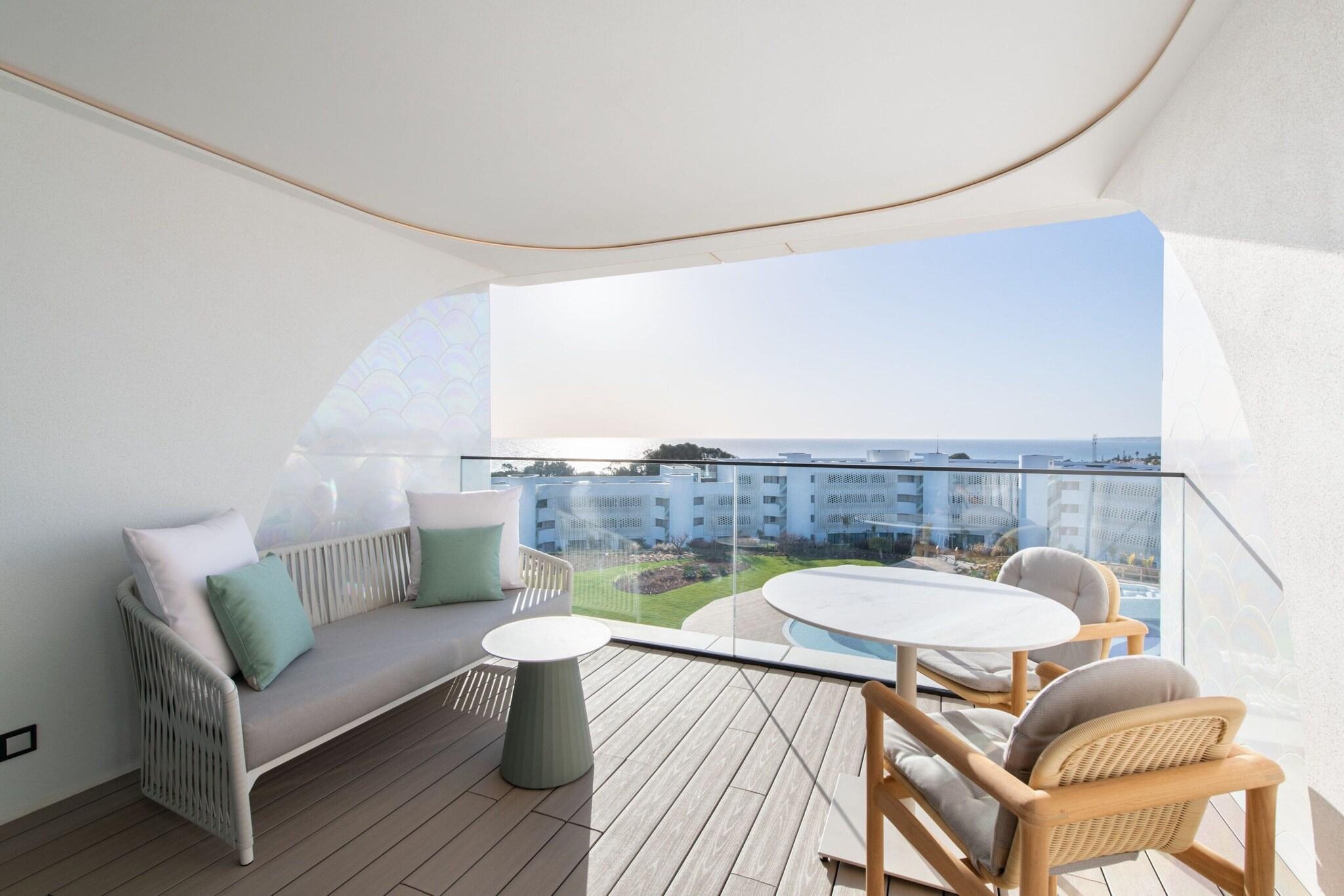 Twin Ocean View with Balcony