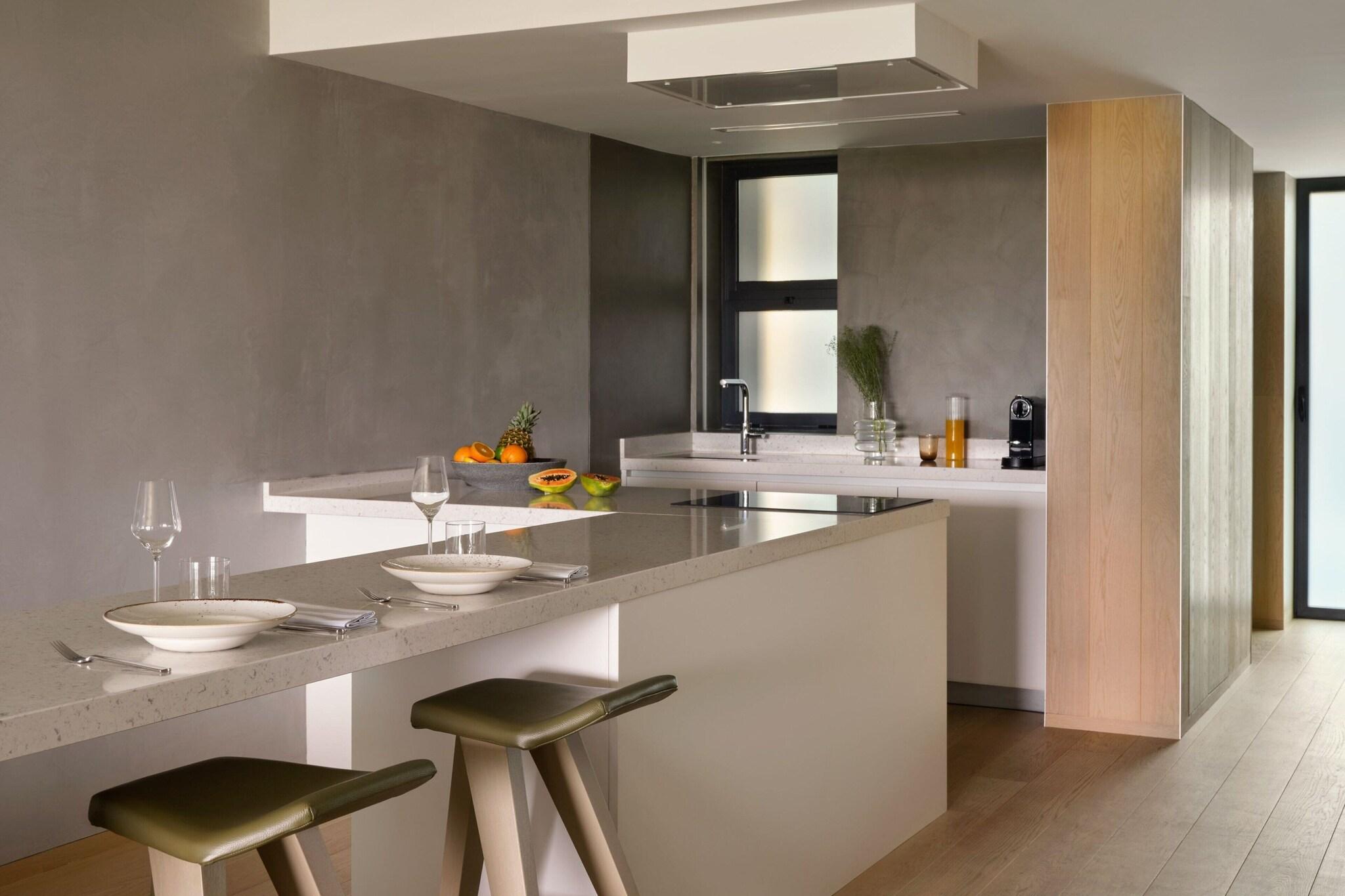 Family Room Penthouse with Views