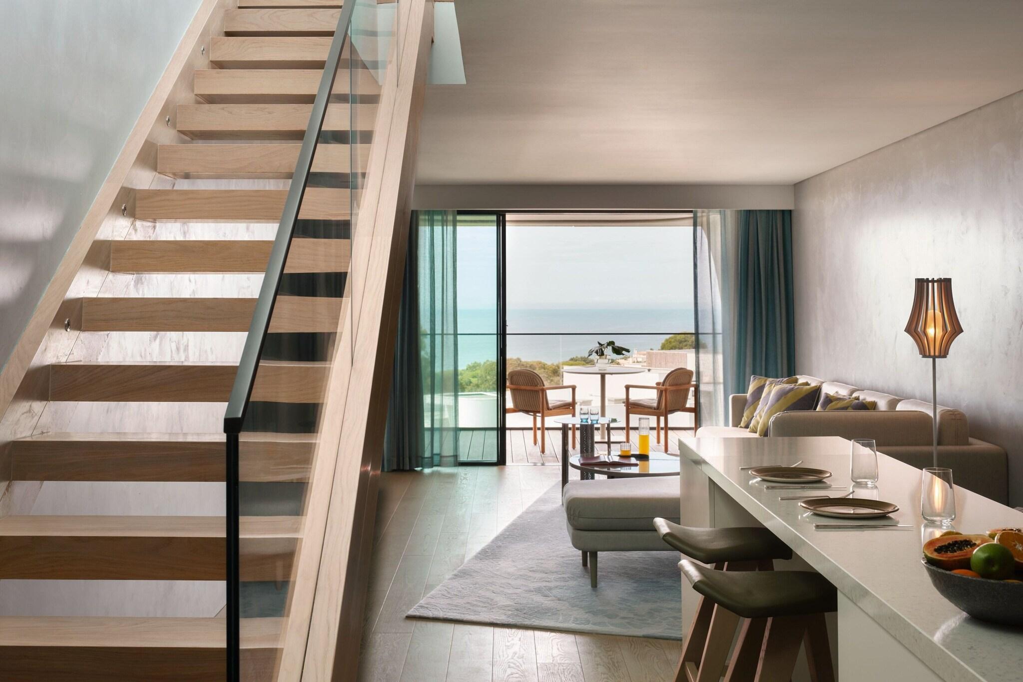 Family Room Penthouse with Views