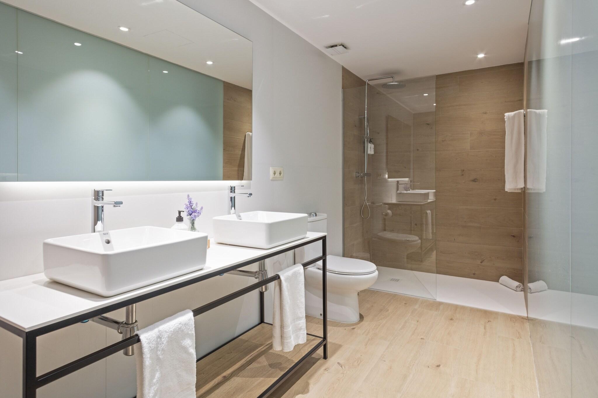 Studio King Size Bed