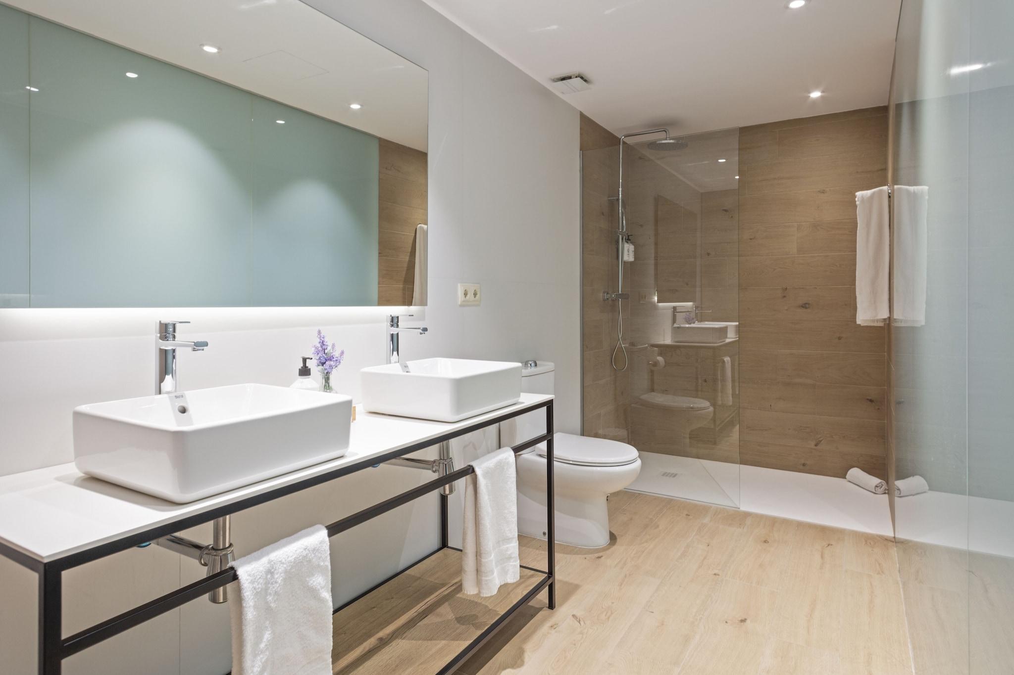 Studio King Size Bed