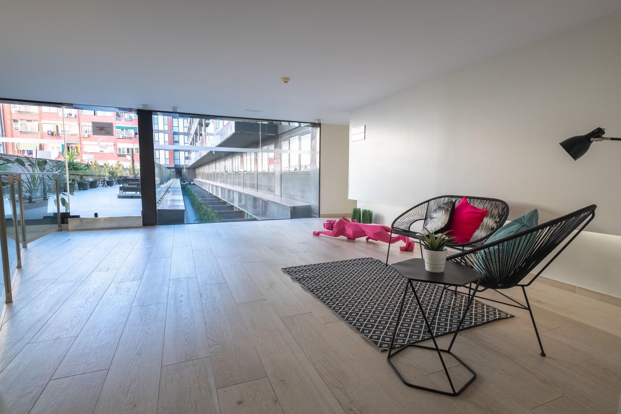 Family Room Queen Size Bed