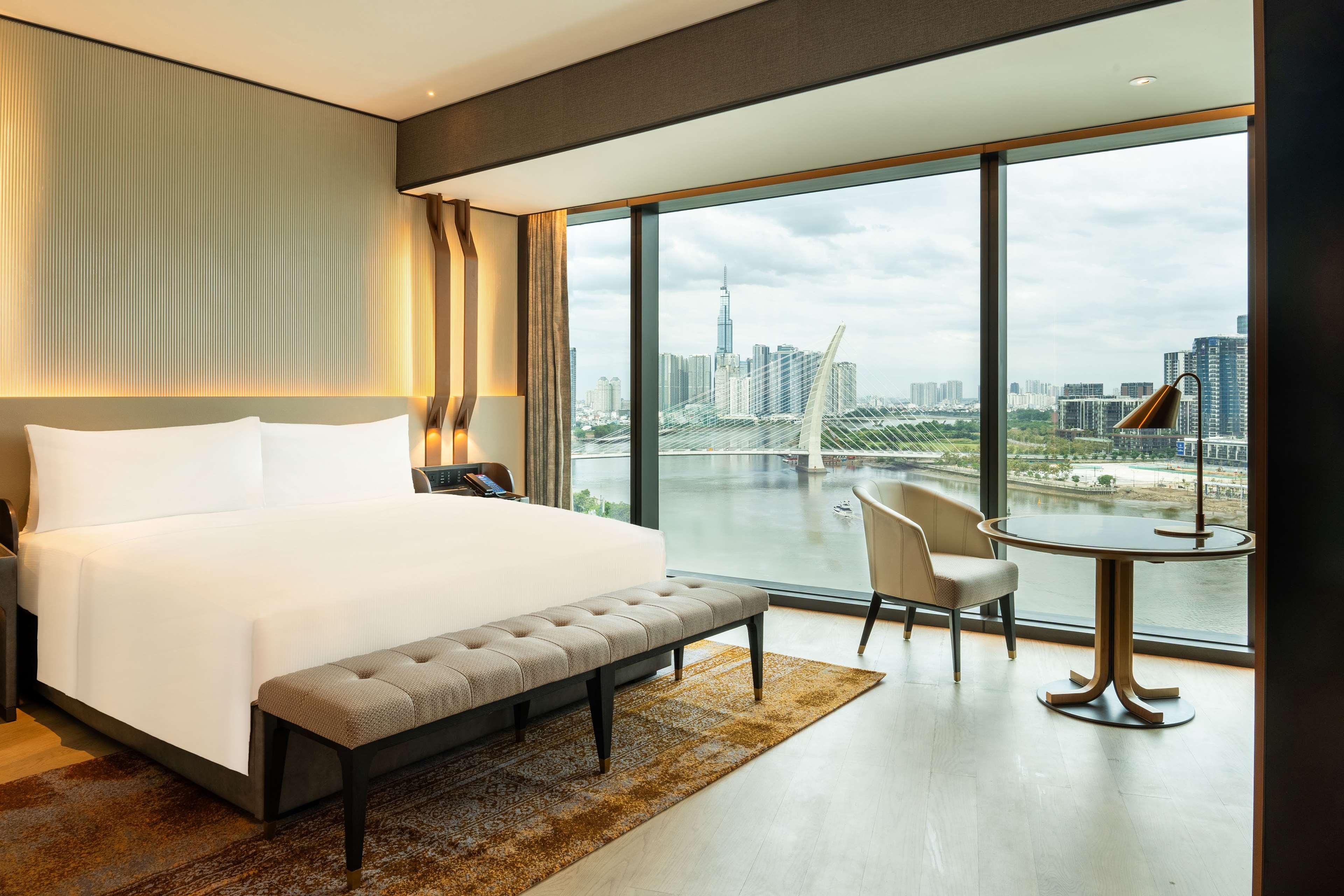 Suite Deluxe River View