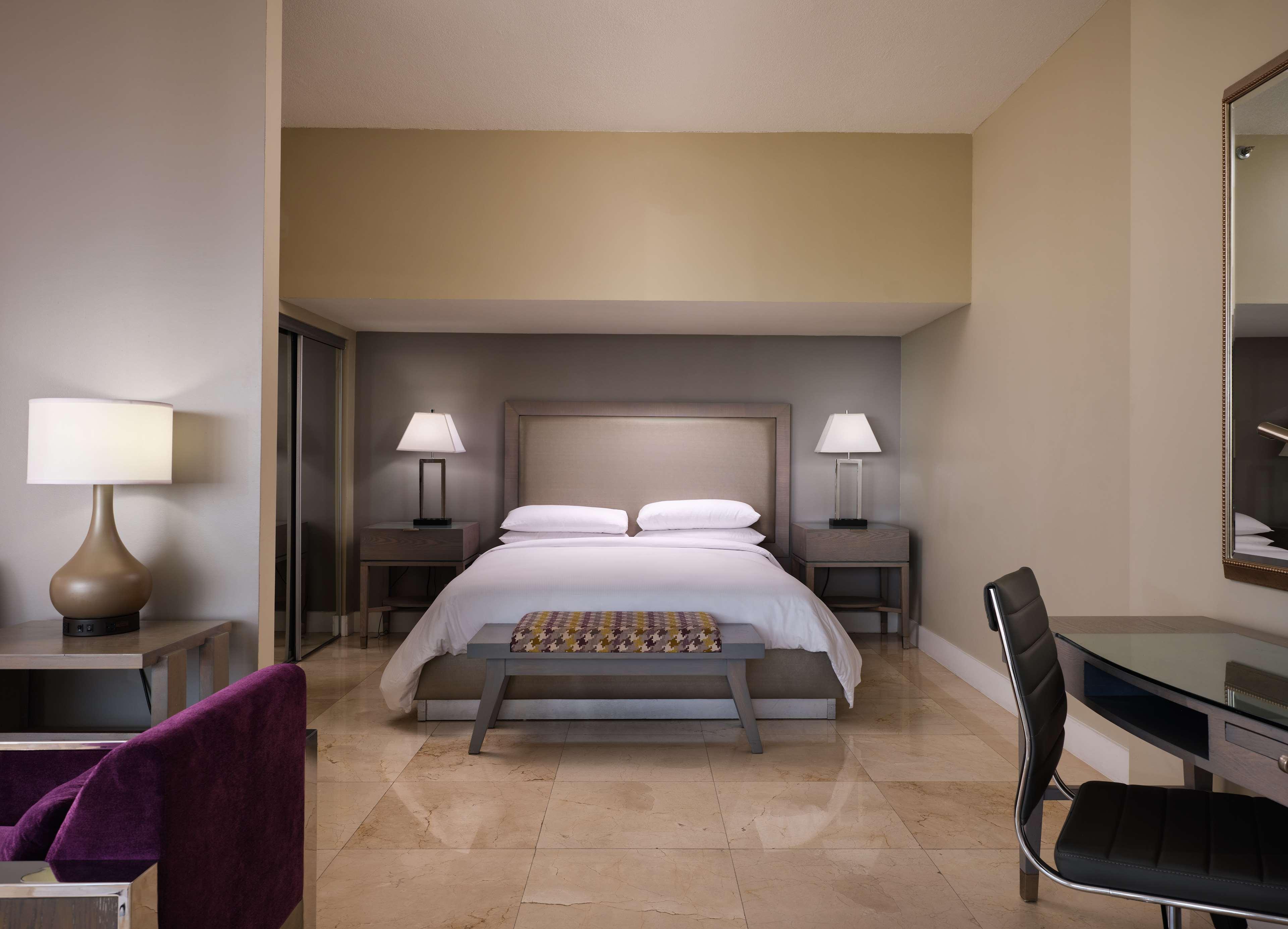 Junior Suite Park View with Balcony