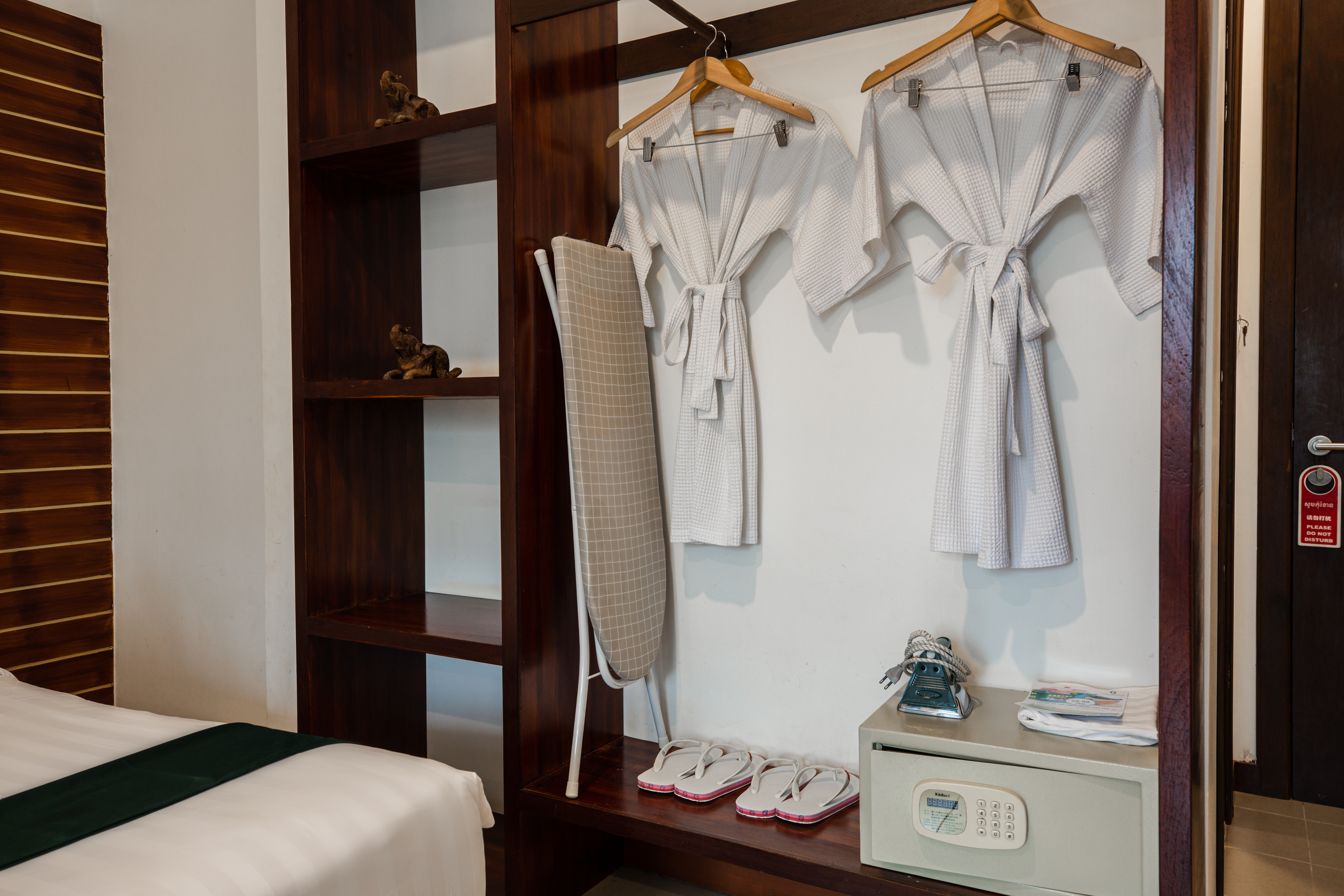 Twin Deluxe Two Bedroom