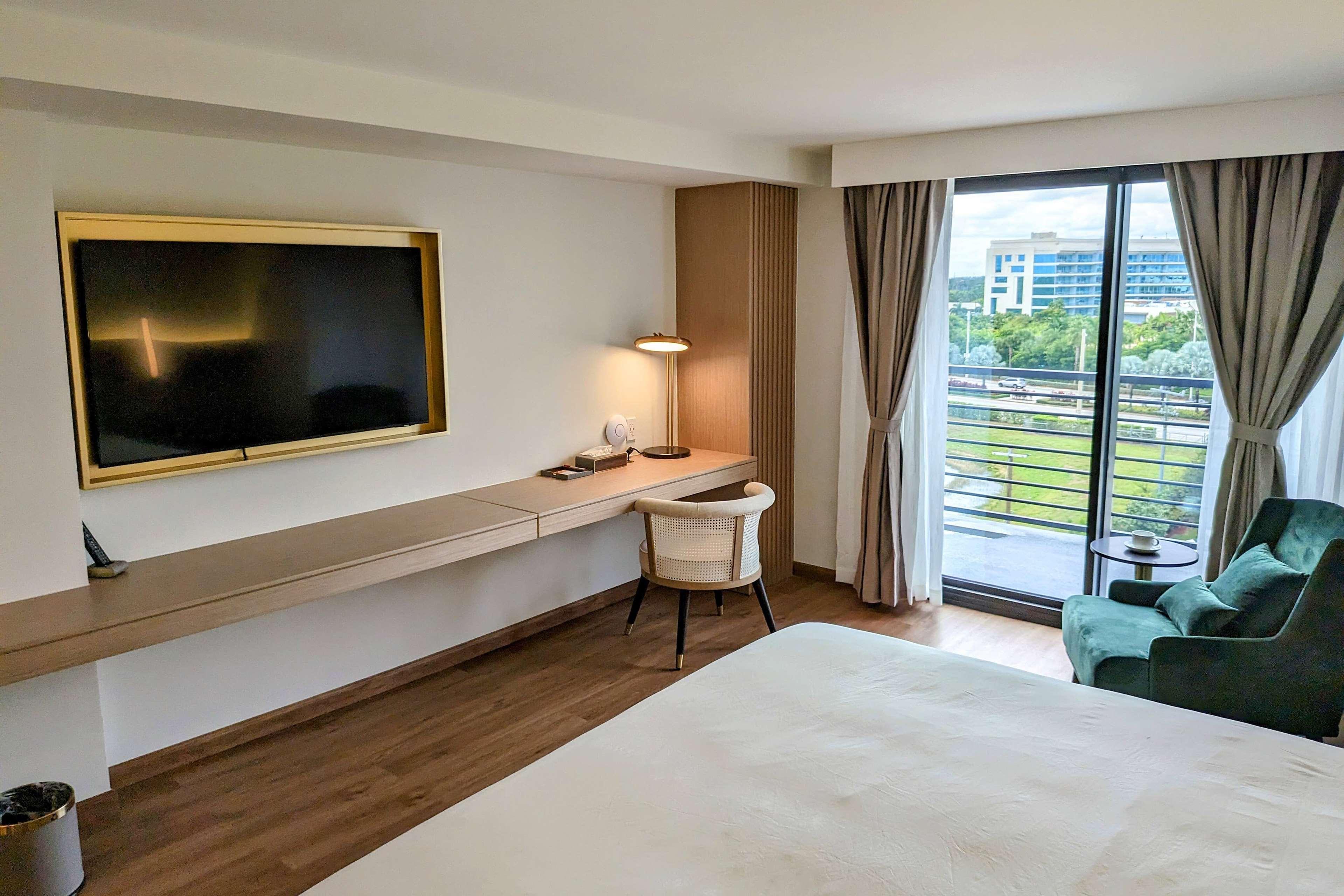 Studio King Size Bed