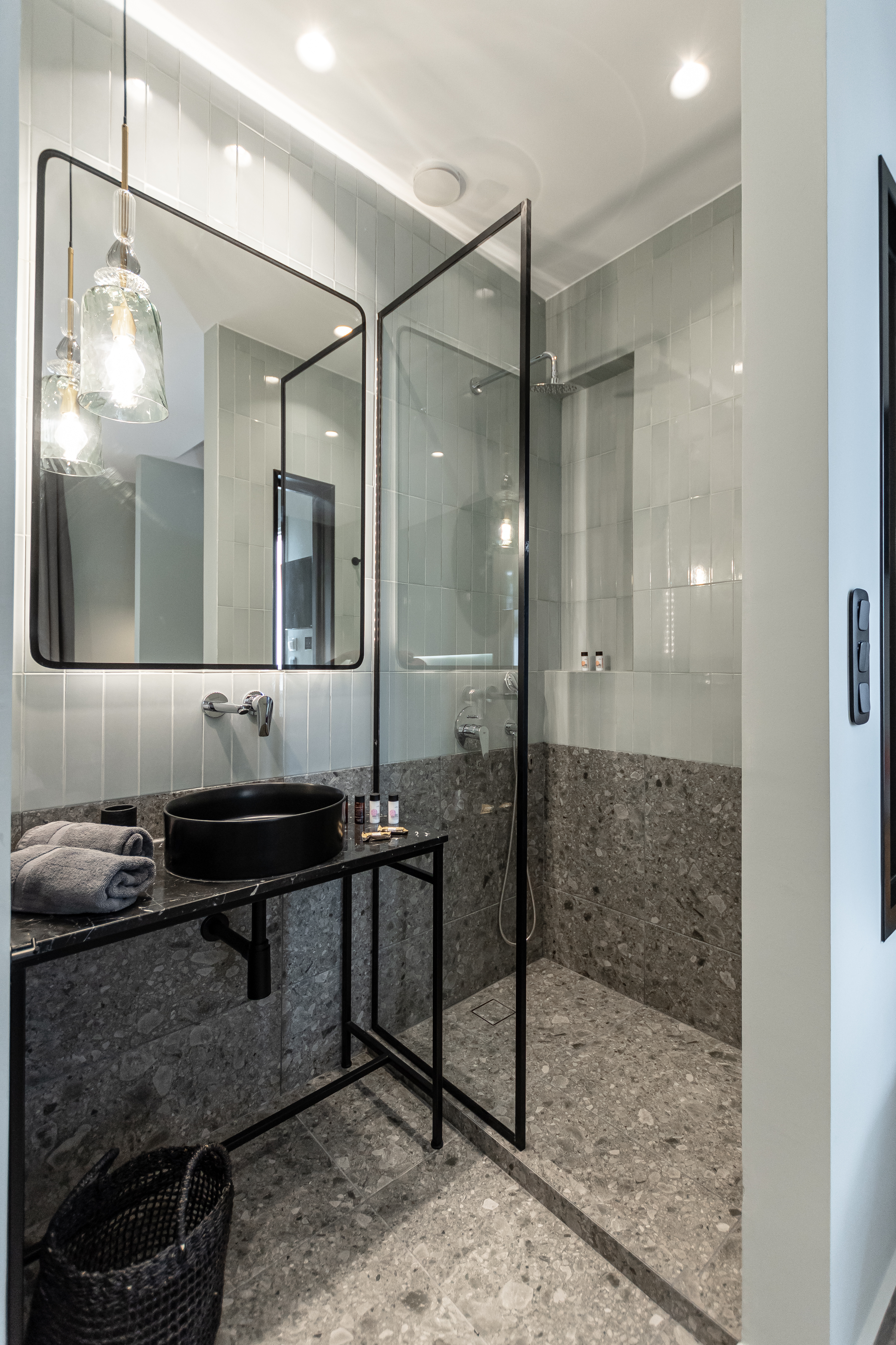 Double Queen Size Bed