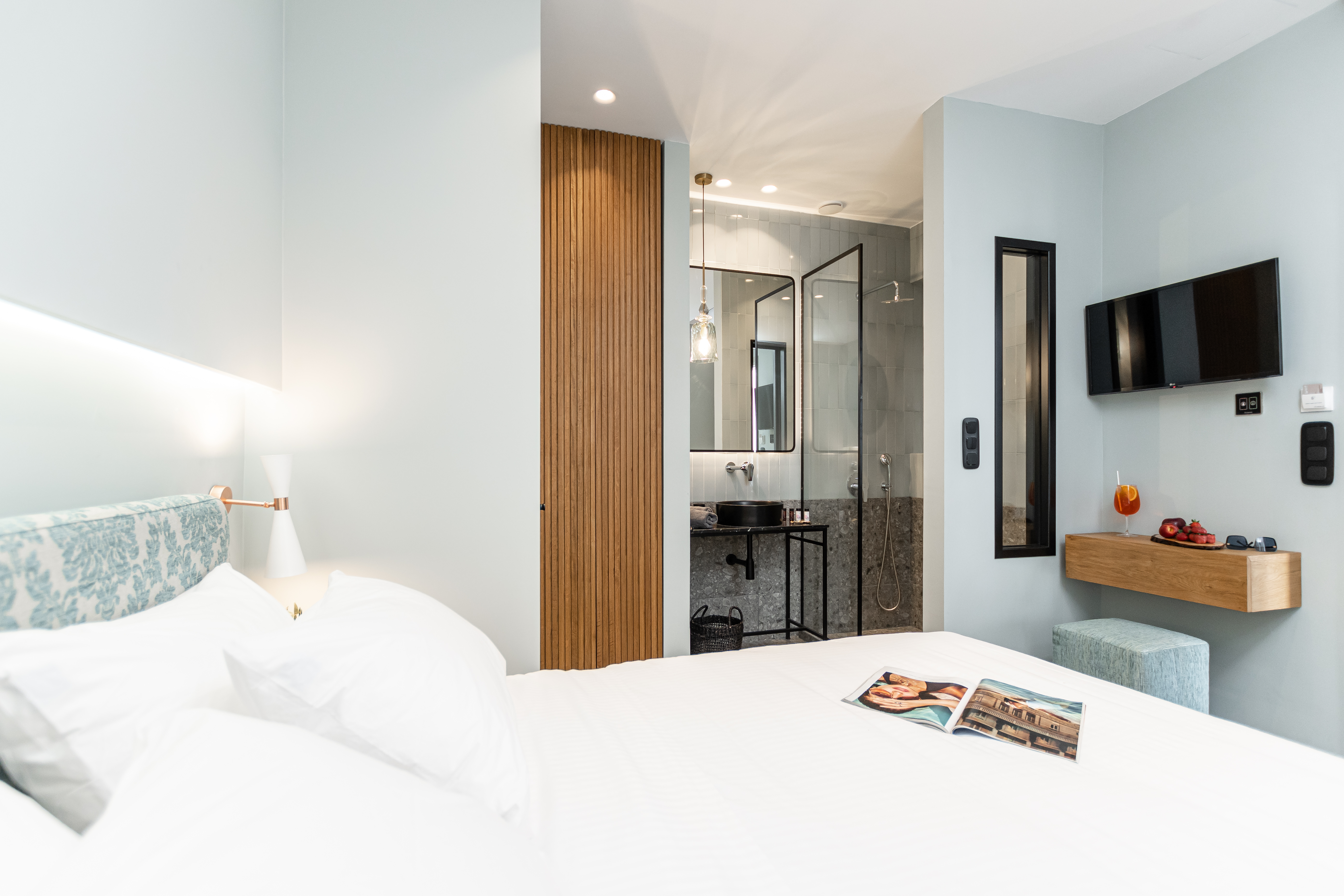 Double Queen Size Bed