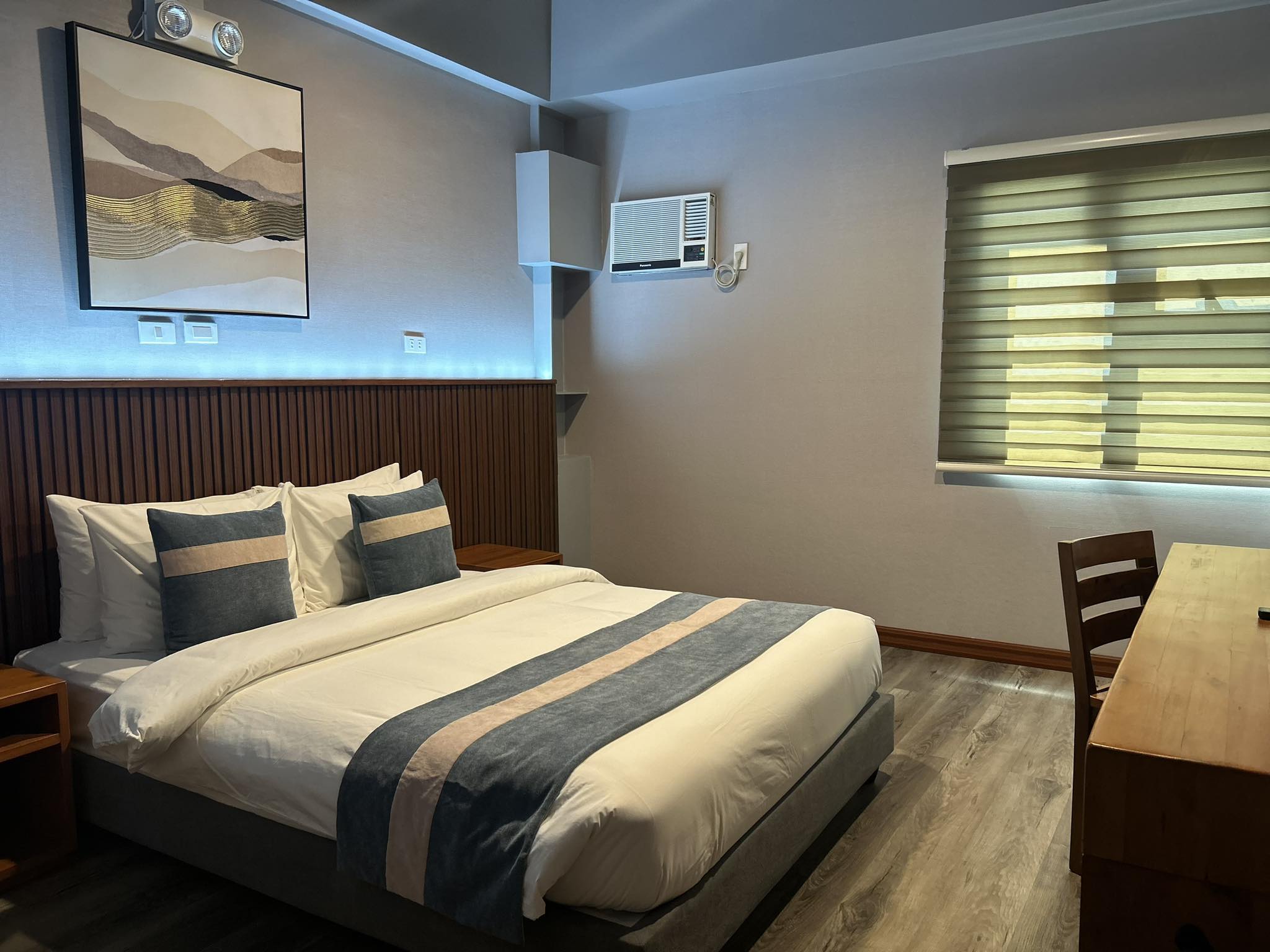 Double Deluxe Queen Bed