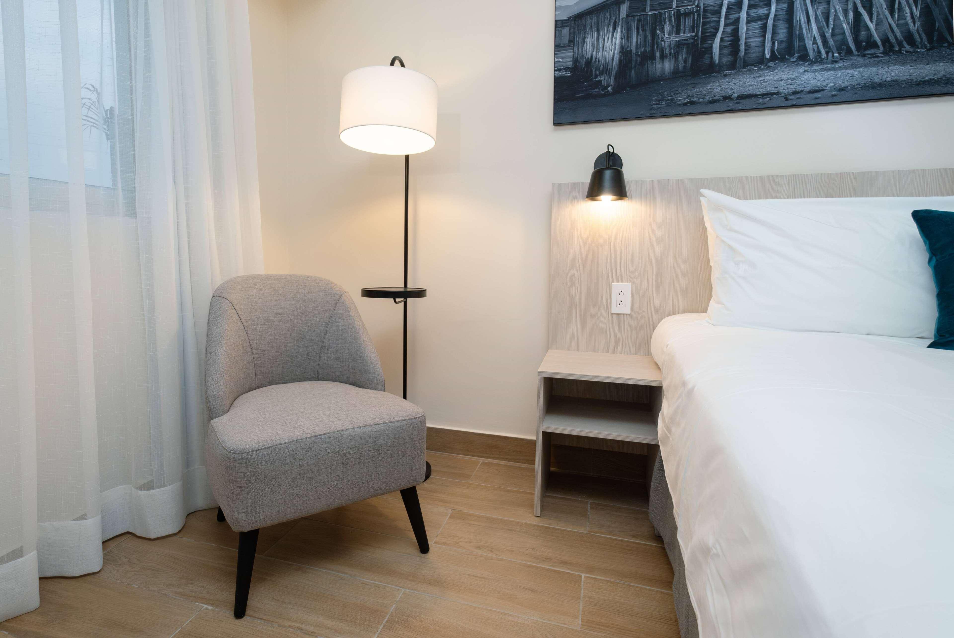 Room Accessible King Size Bed