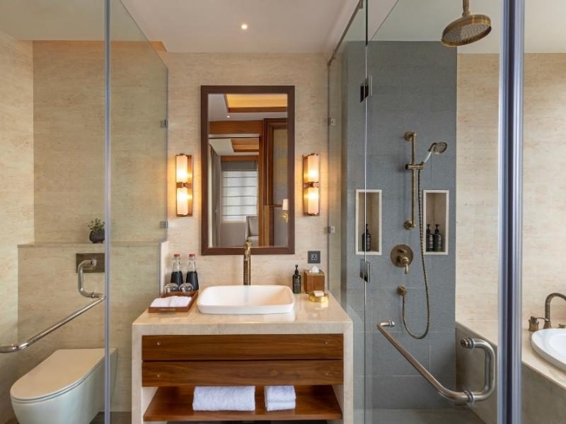 Junior Suite with Views