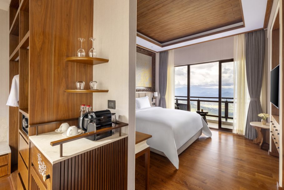 Single Mountain View