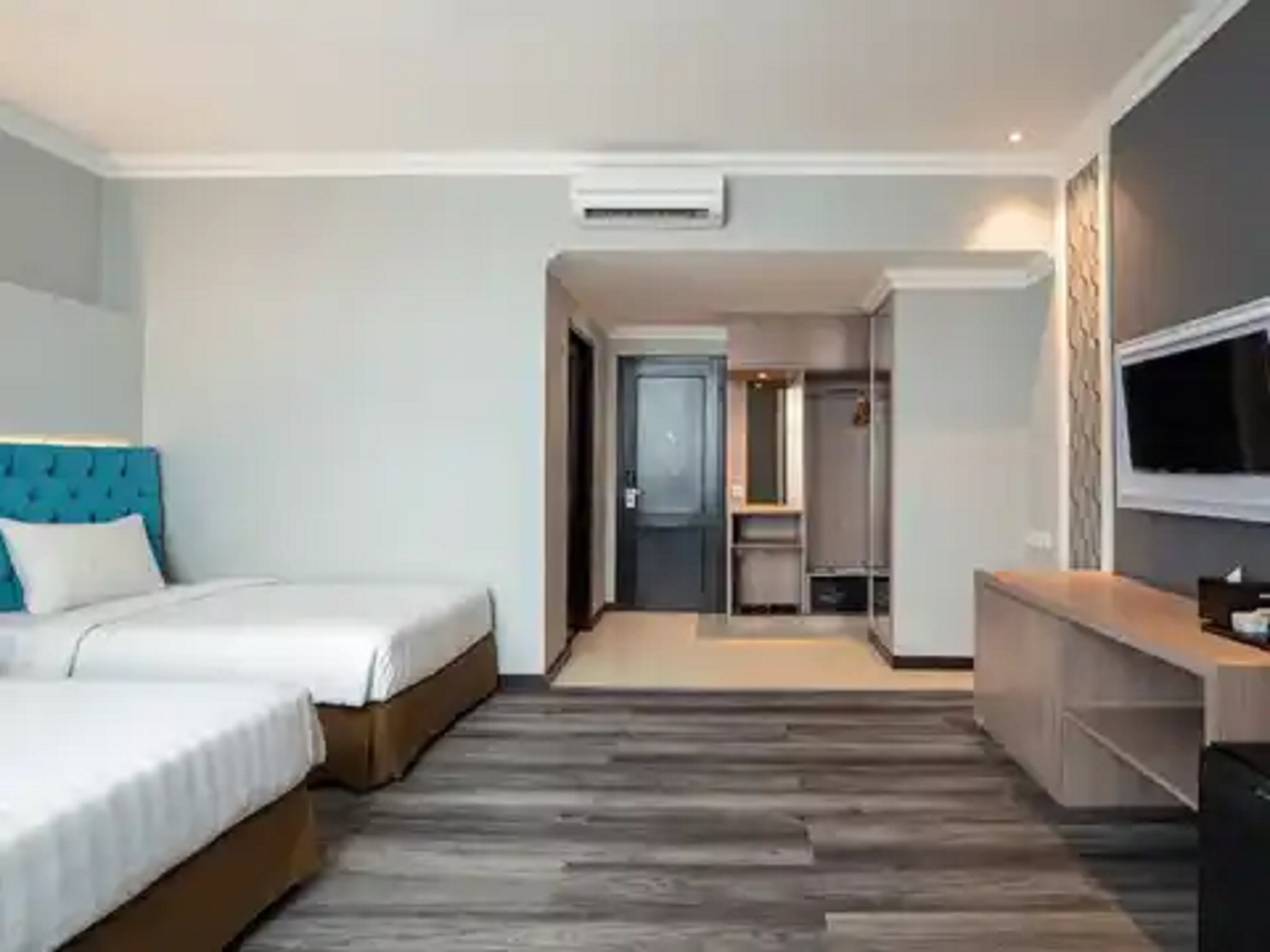 Double or Twin Executive