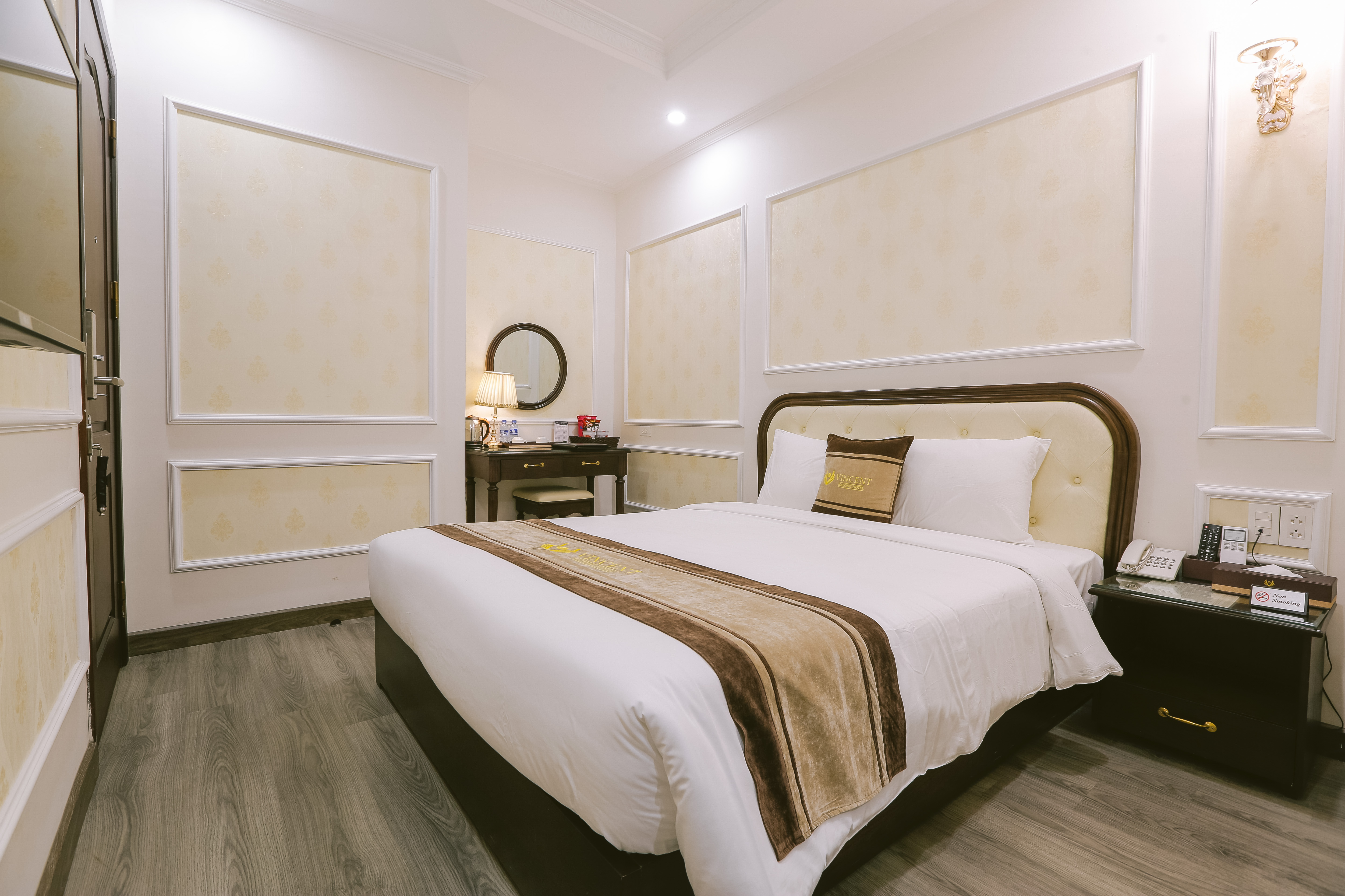 Double Deluxe Queen Bed