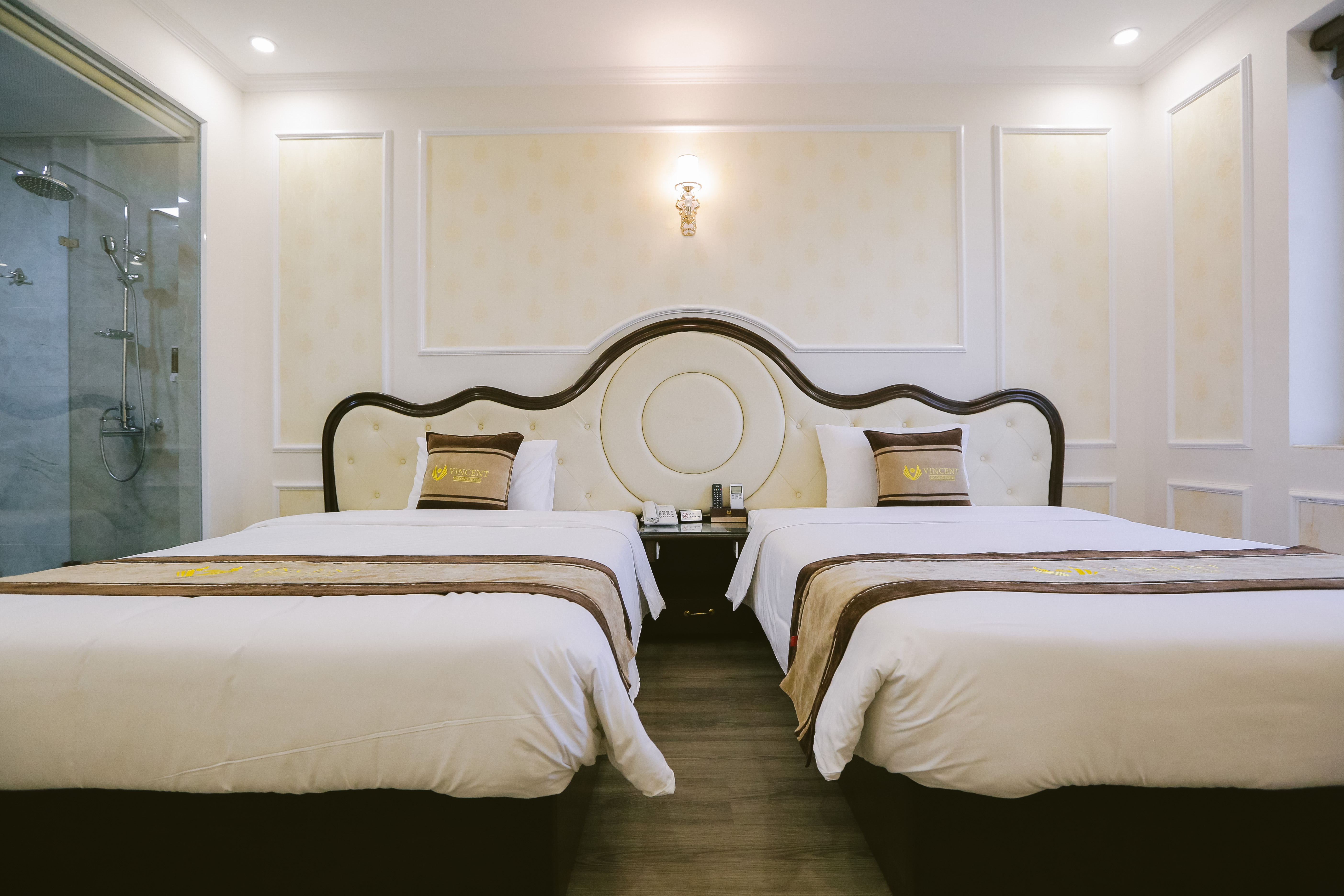 Double or Twin with Double Bed