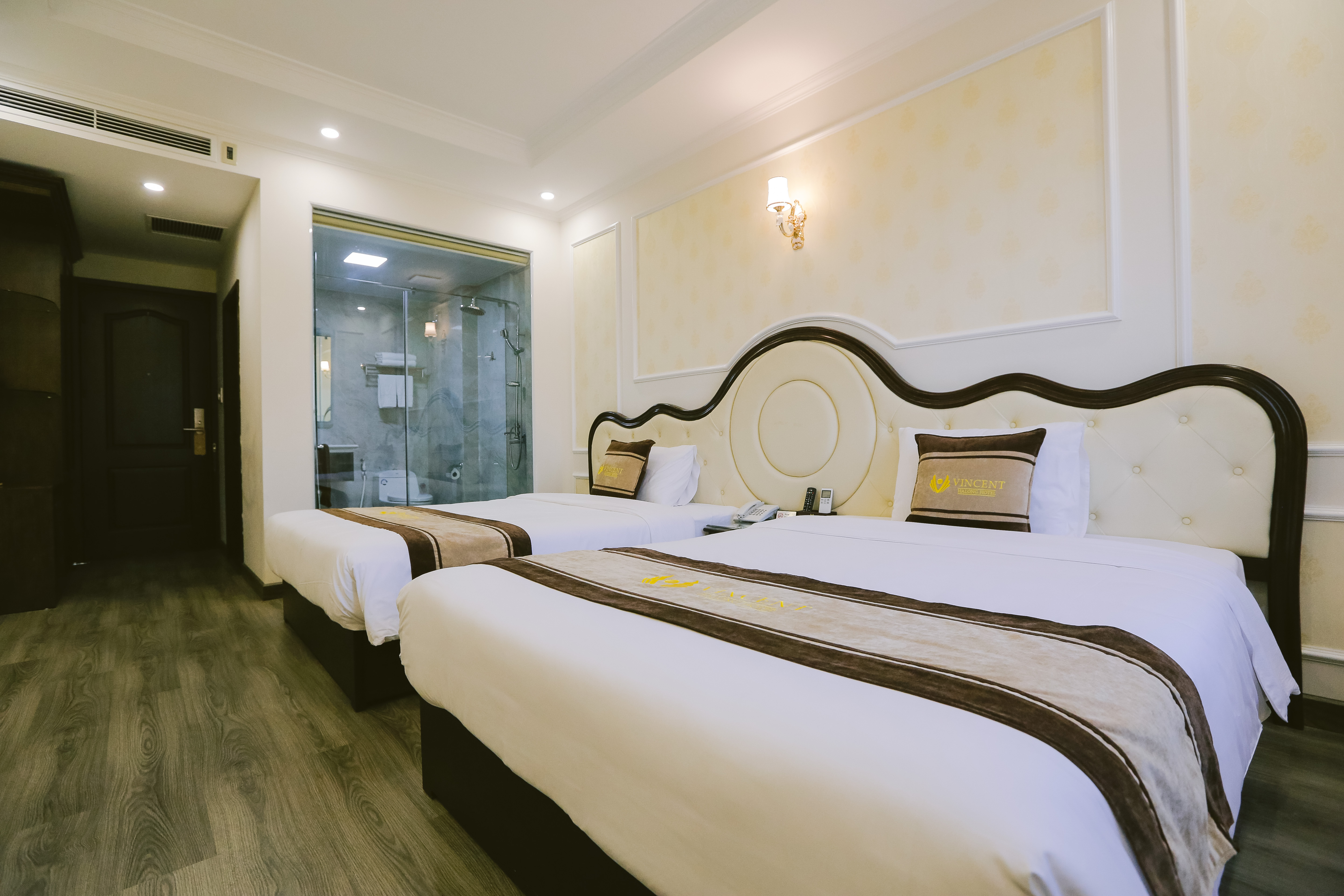 Double or Twin with Double Bed