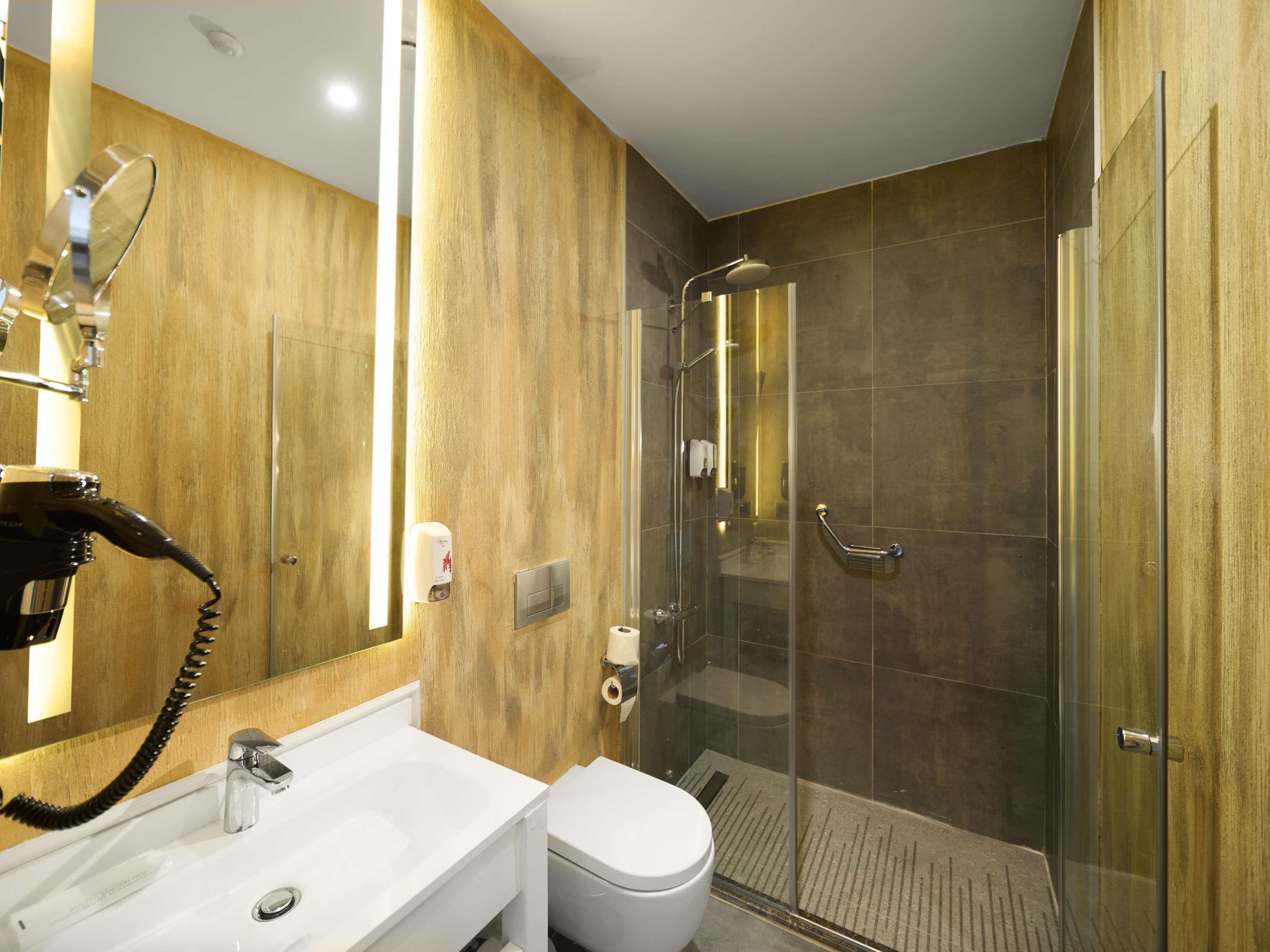 Double Superior King Bed