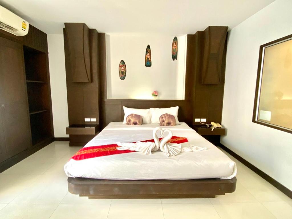 Double Deluxe King Bed