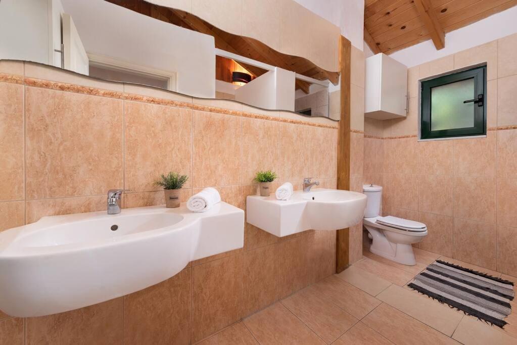 Villa Four Bedrooms with Private Pool