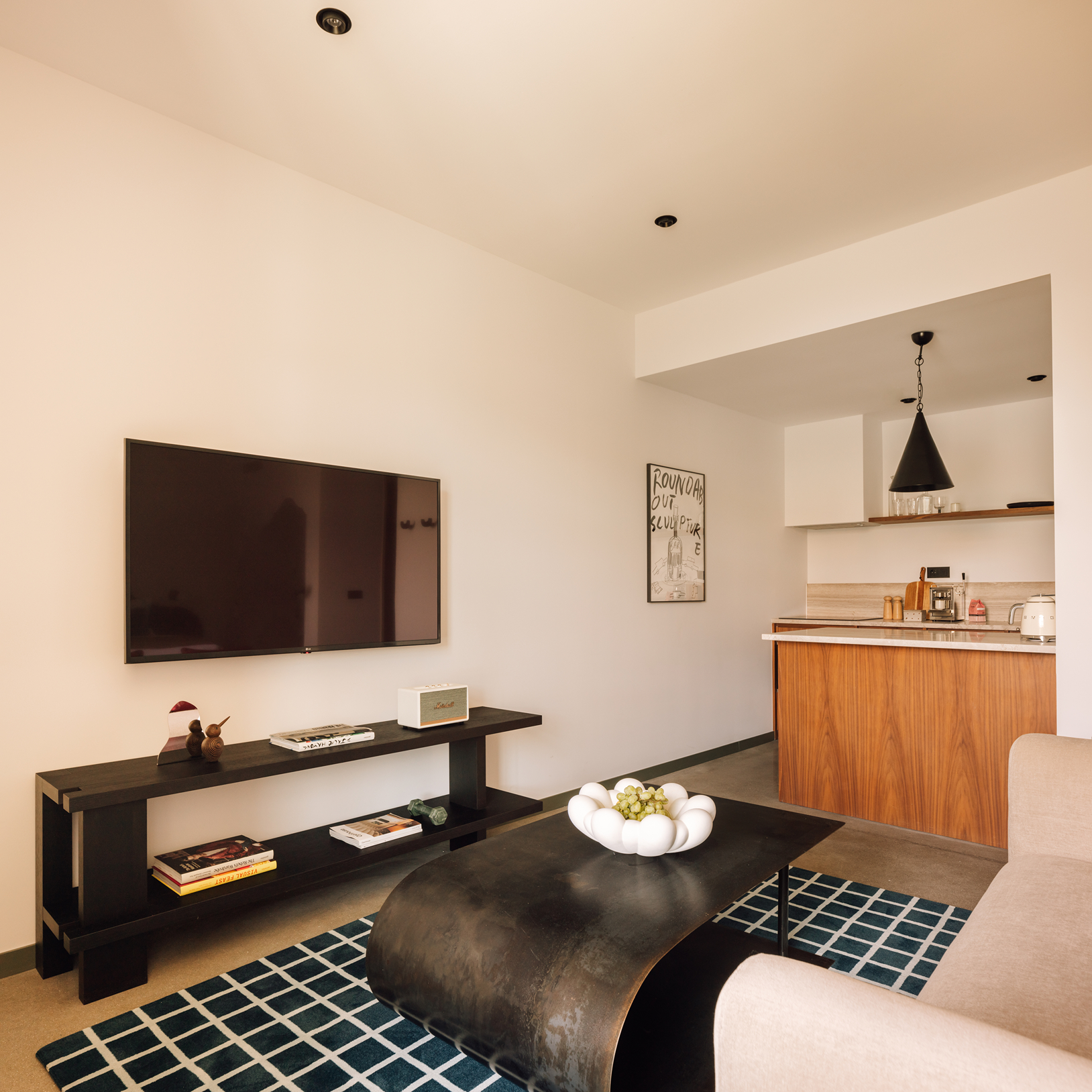 Studio Queen Size Bed