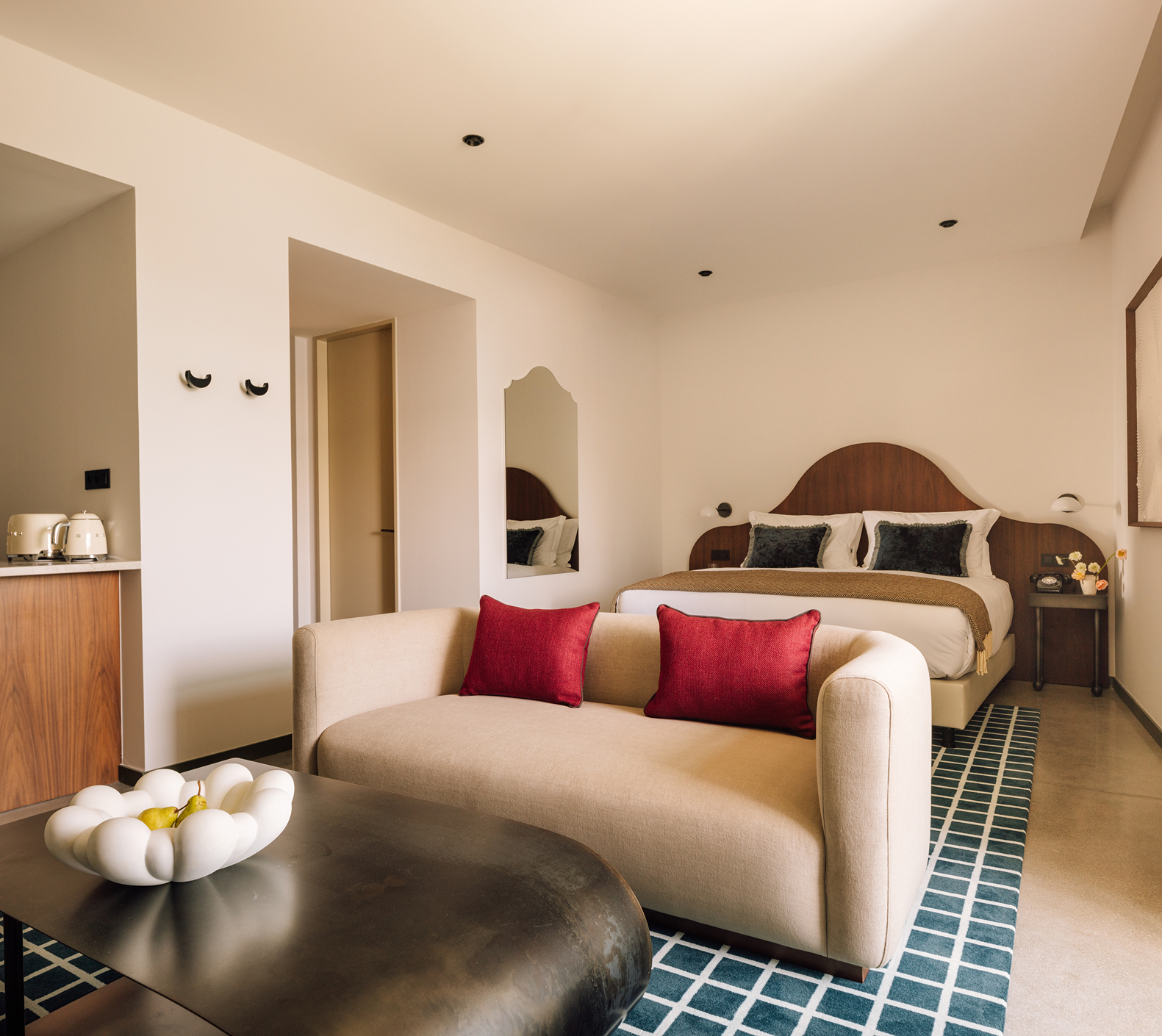 Studio Queen Size Bed