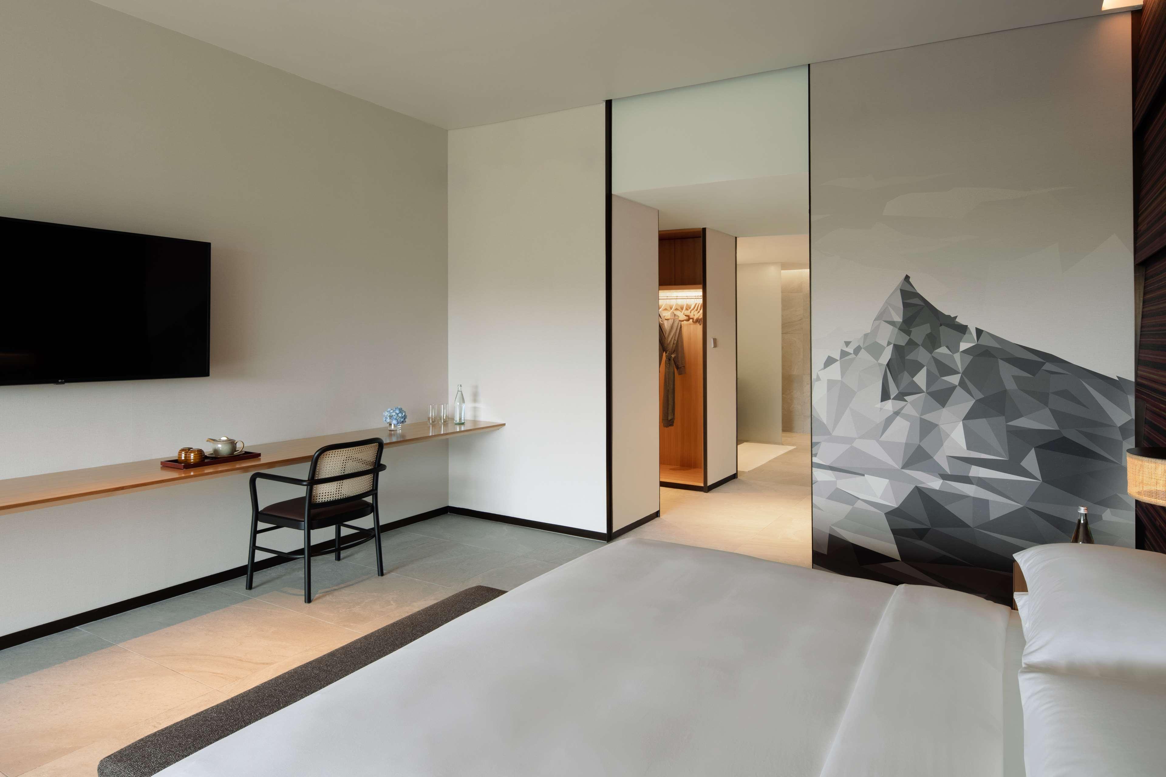 Double Deluxe Mountain View