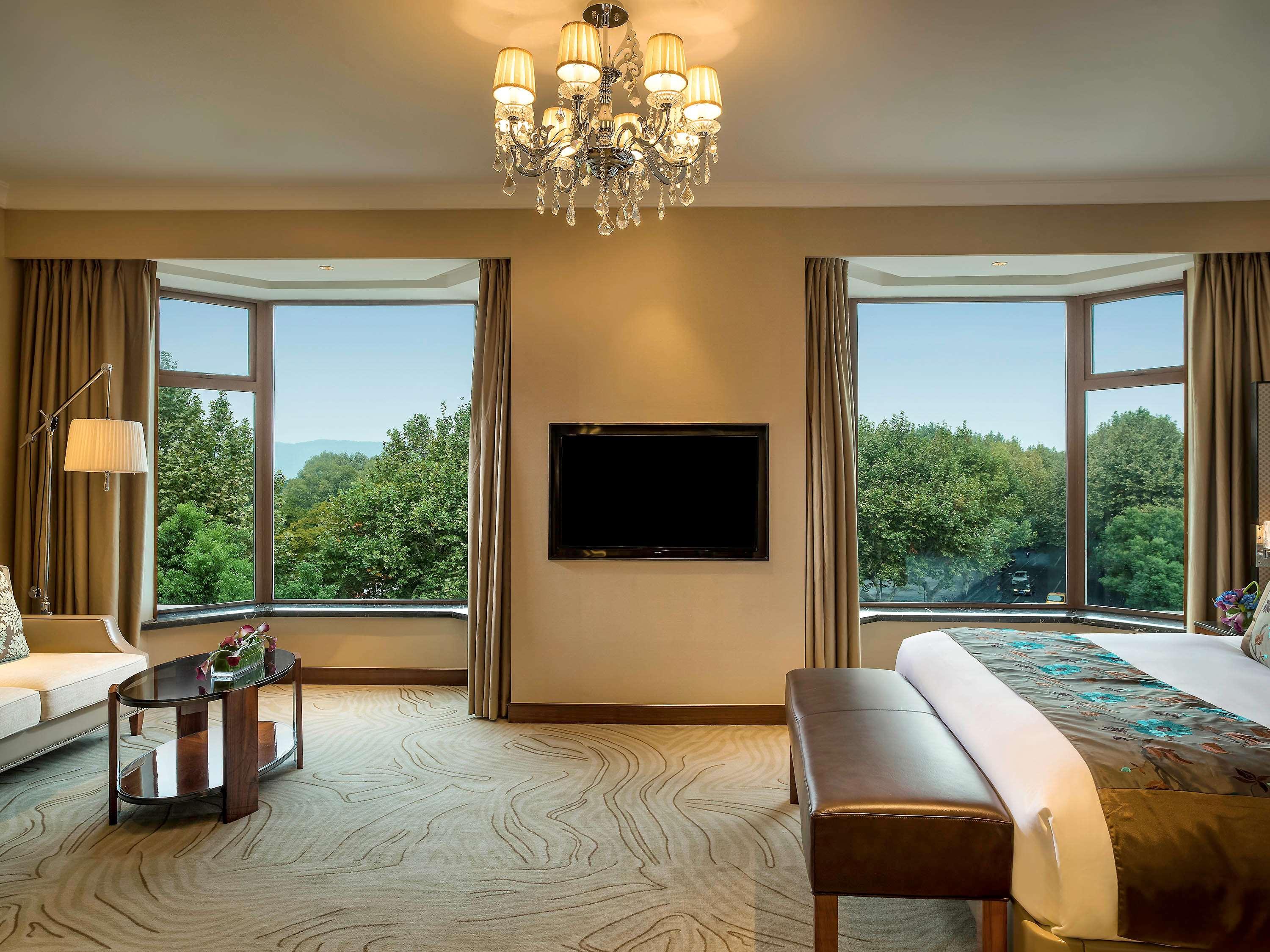 Junior Suite King Size Bed