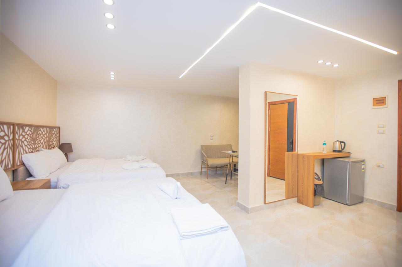 Quadruple One Bedroom One Bathroom