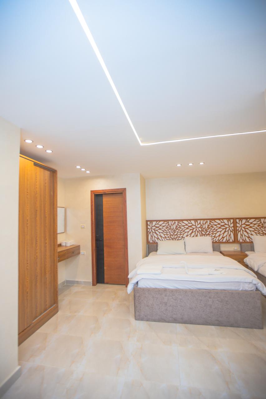 Quadruple One Bedroom One Bathroom