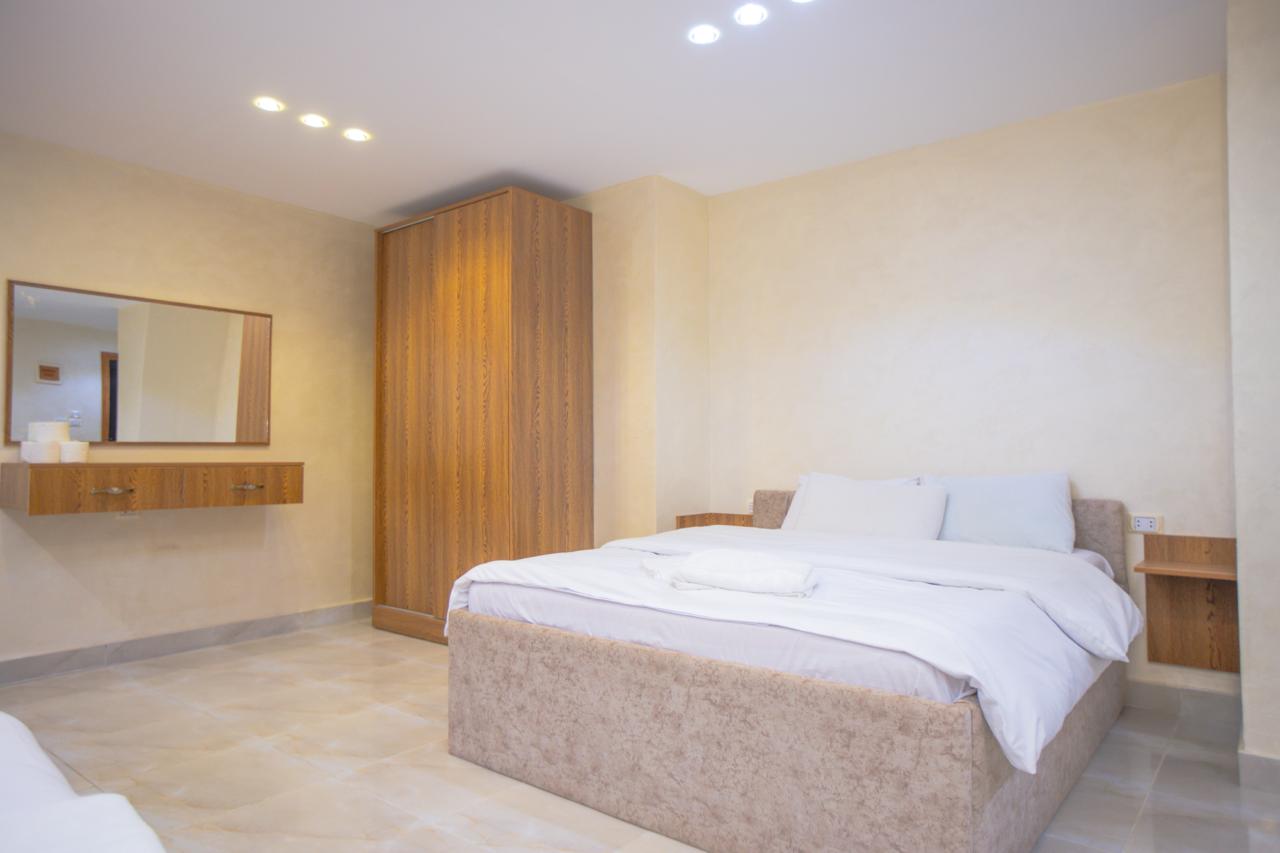 Quadruple One Bedroom One Bathroom