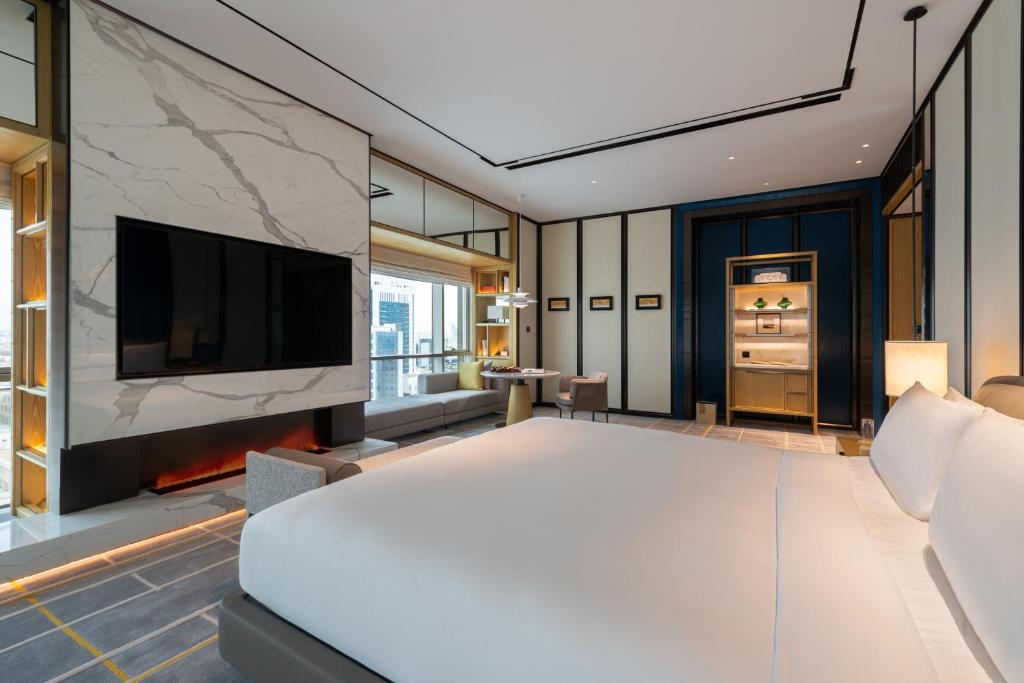 Junior Suite with Views