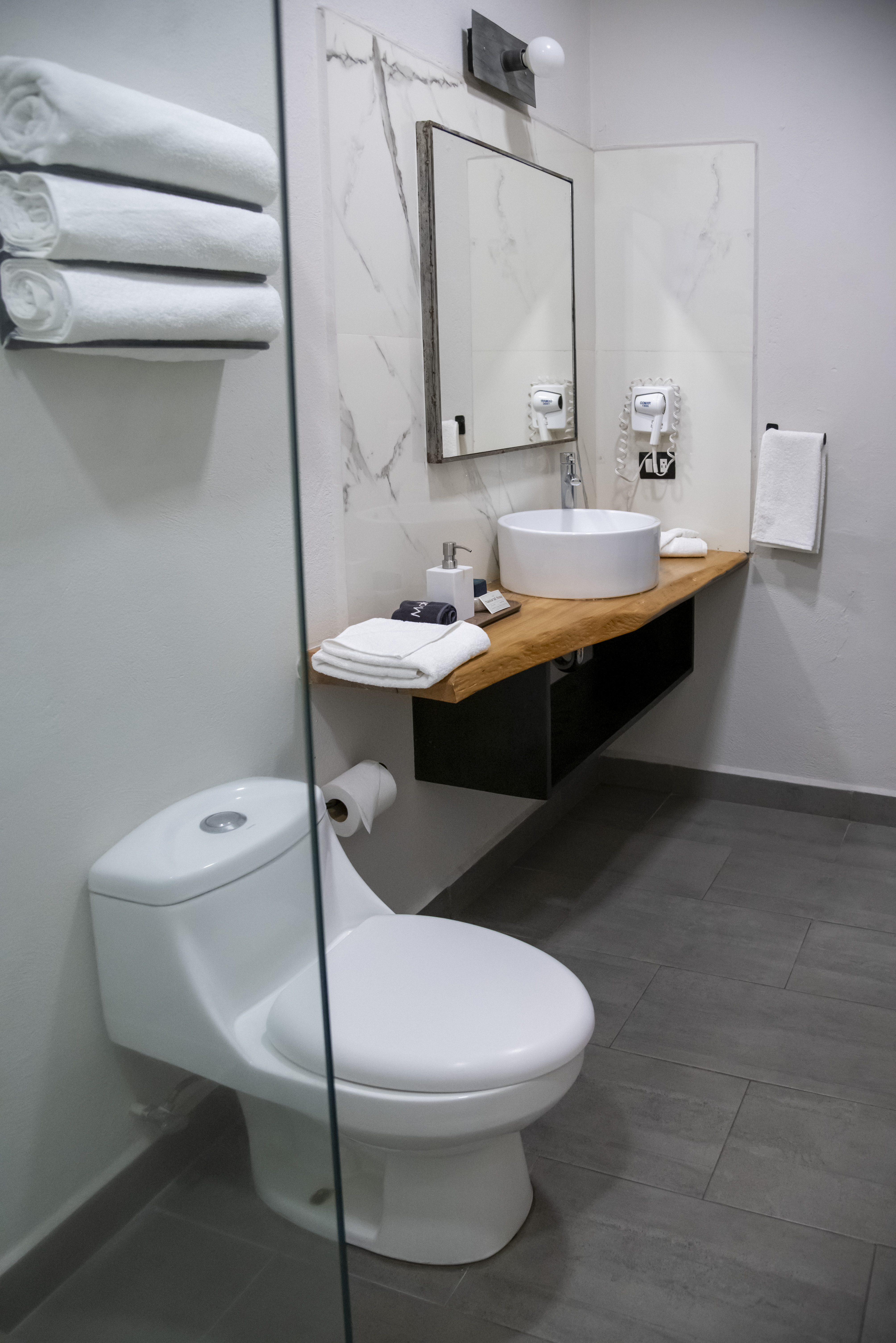 Double Deluxe One Bed