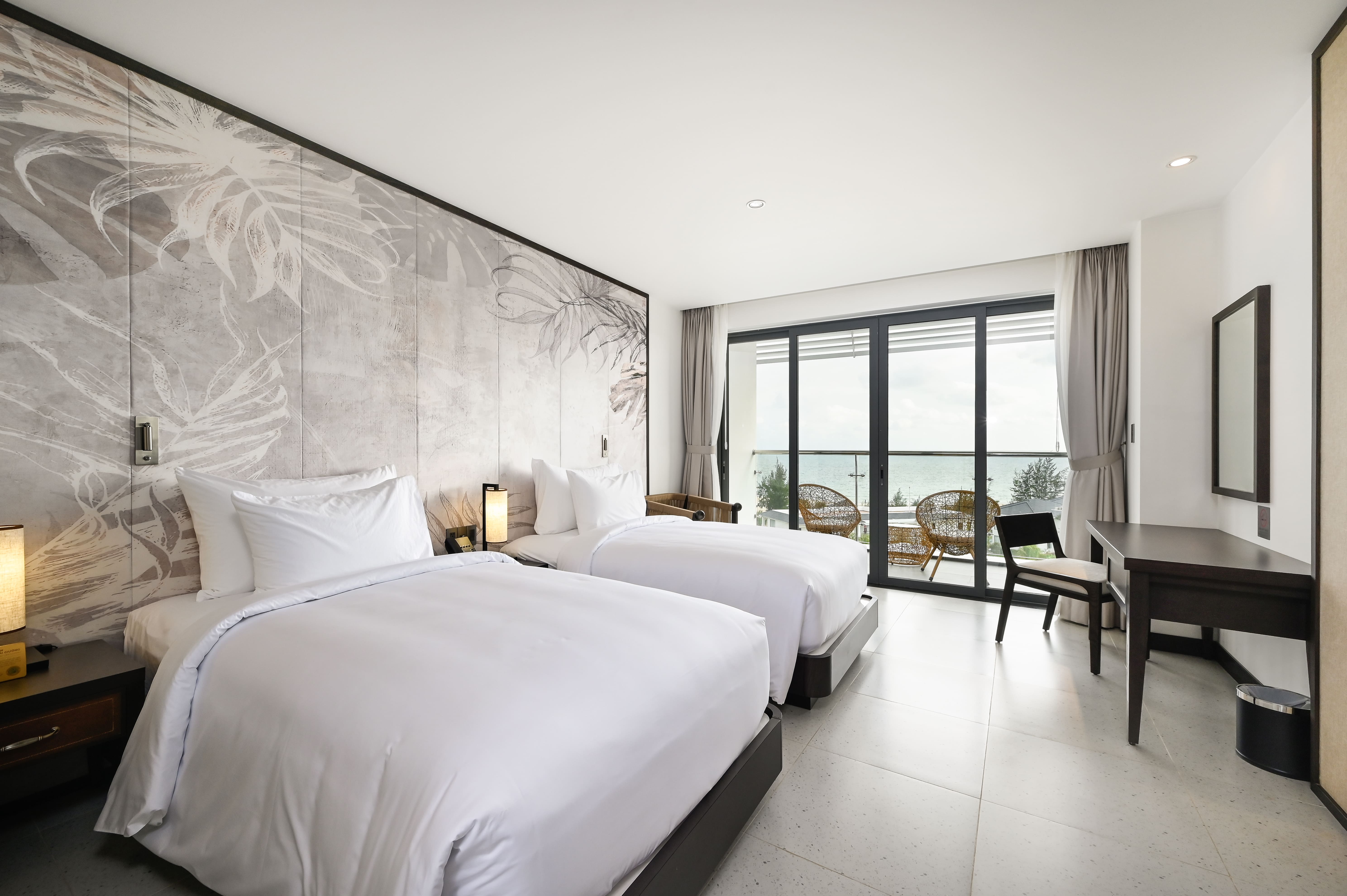 Twin Deluxe Ocean Front